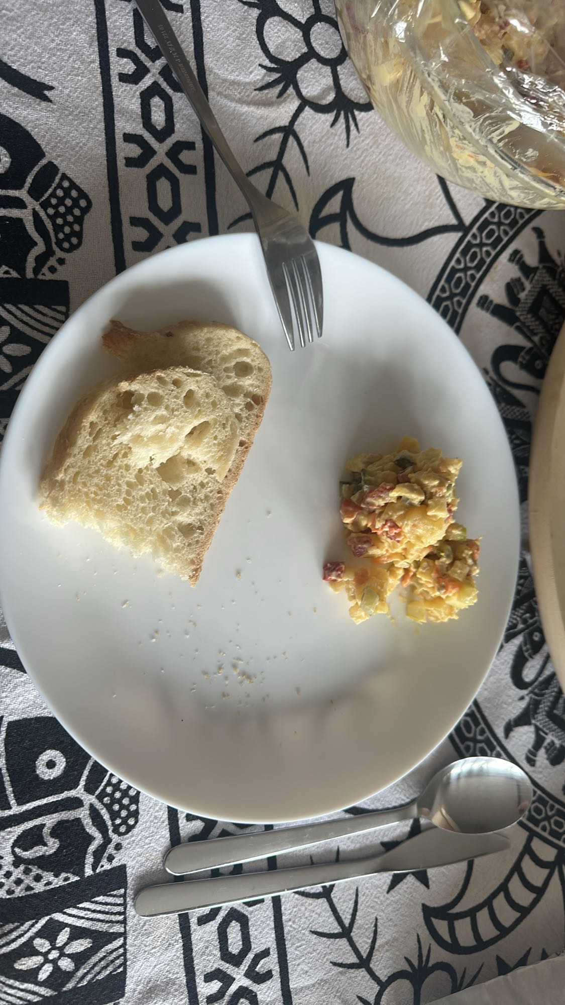 Bread and veggie scramble