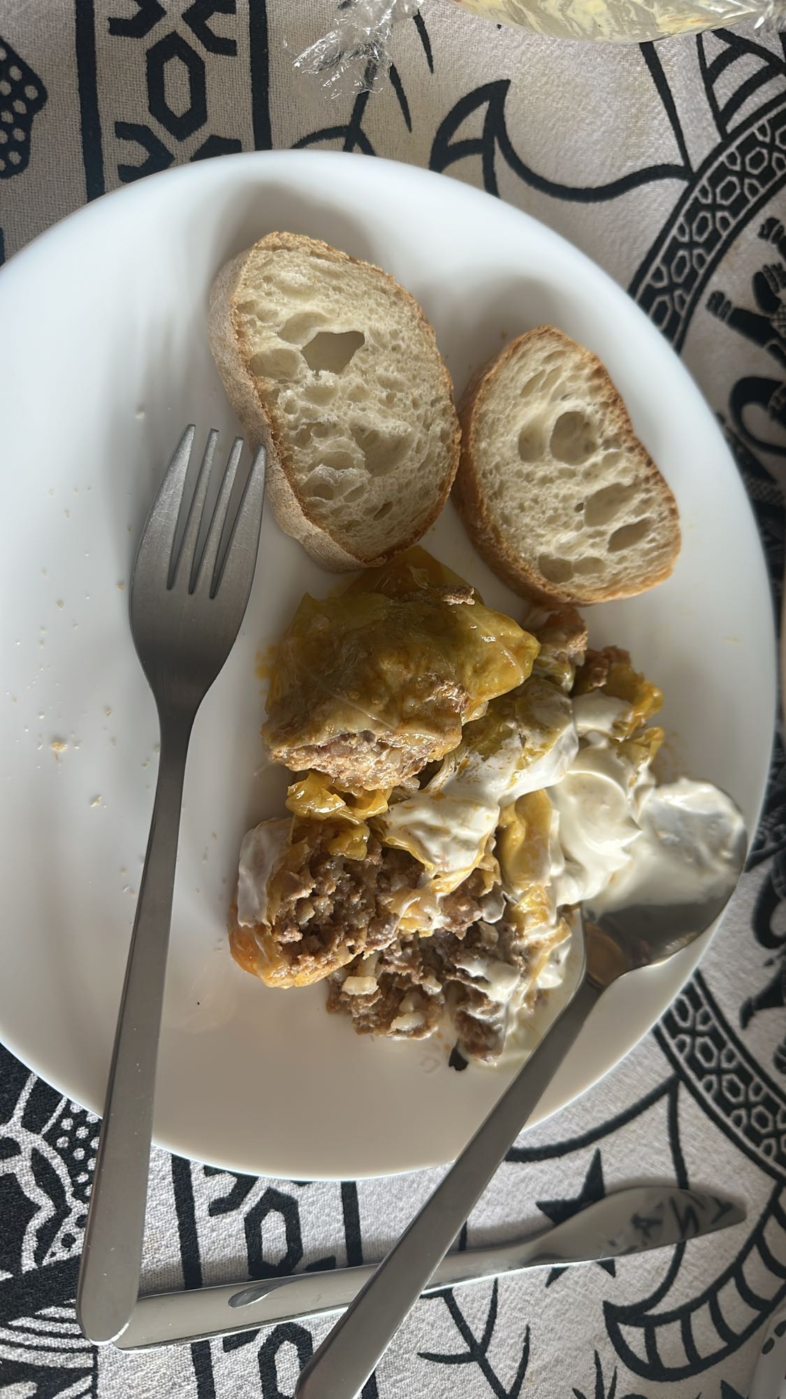Stuffed cabbage with bread