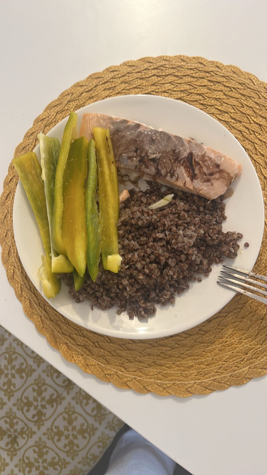 гречка з лососем та перцем