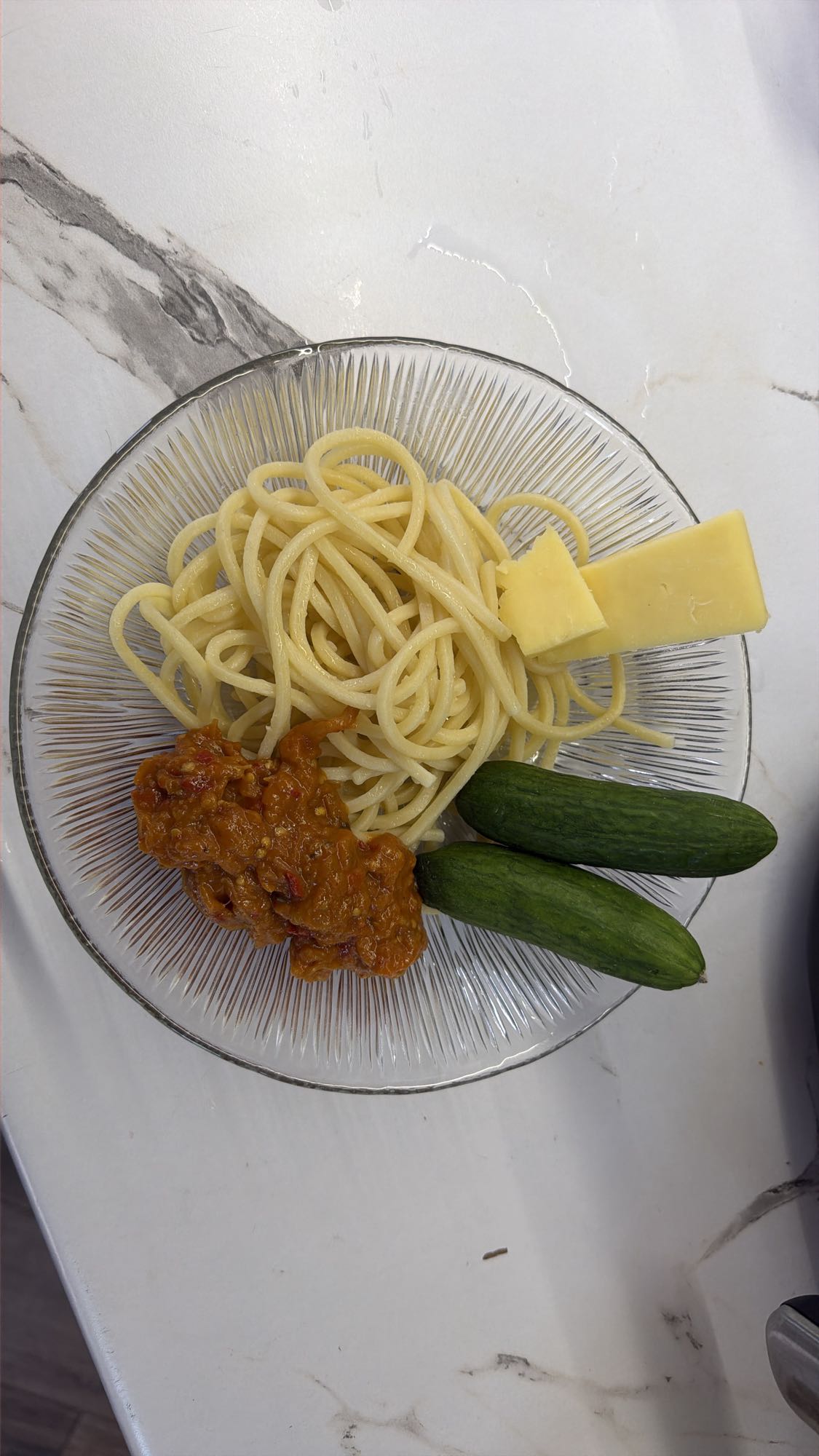 макароны с сыром и овощами