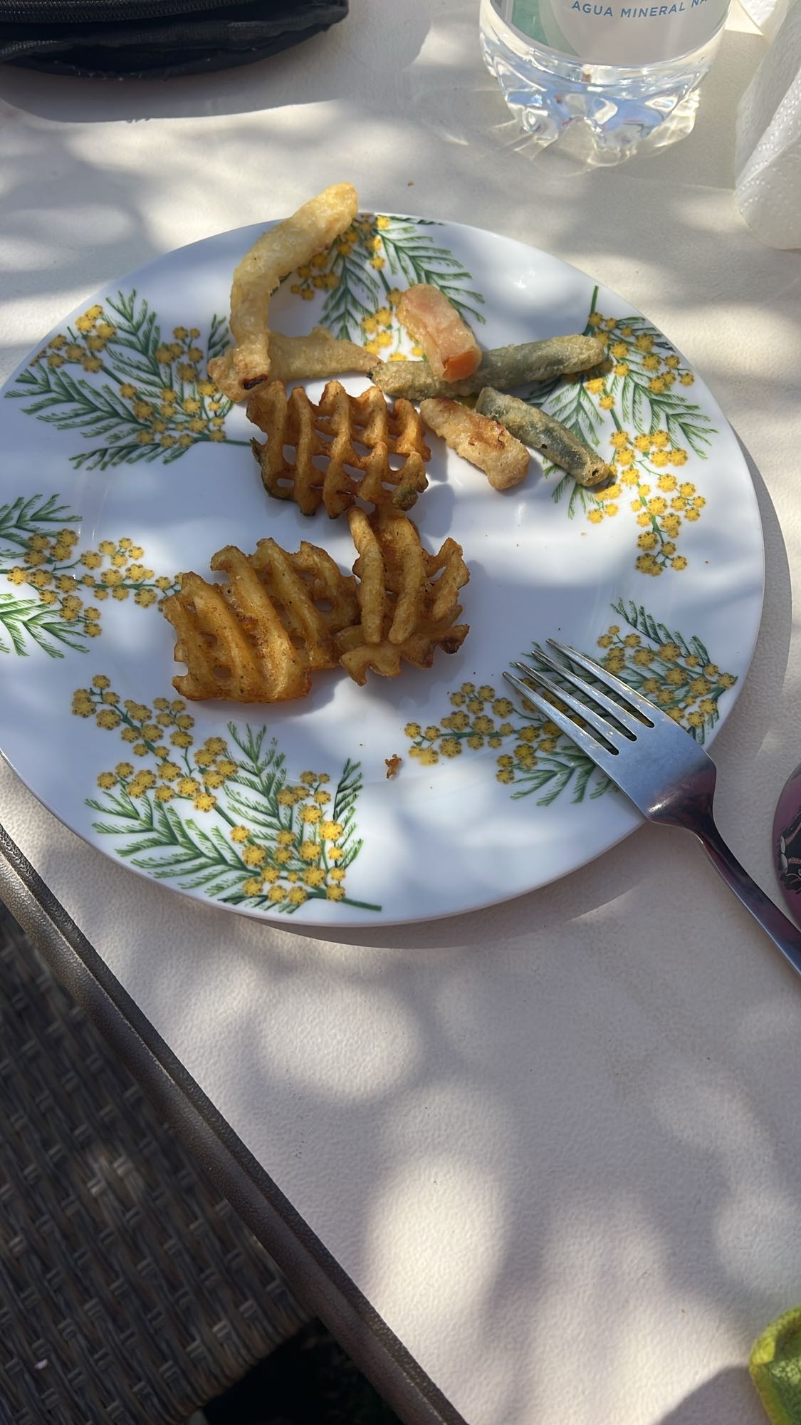 papas y verduras fritas