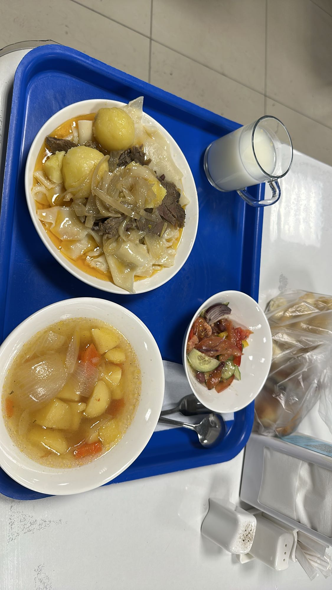 Обед с лагманом и супом