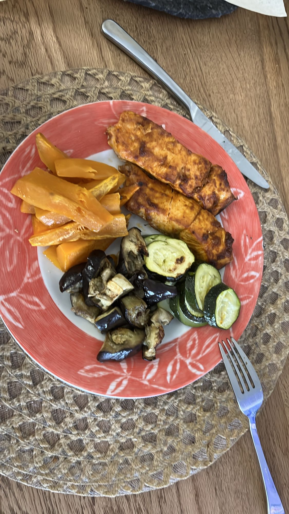 Pollo con verduras asadas