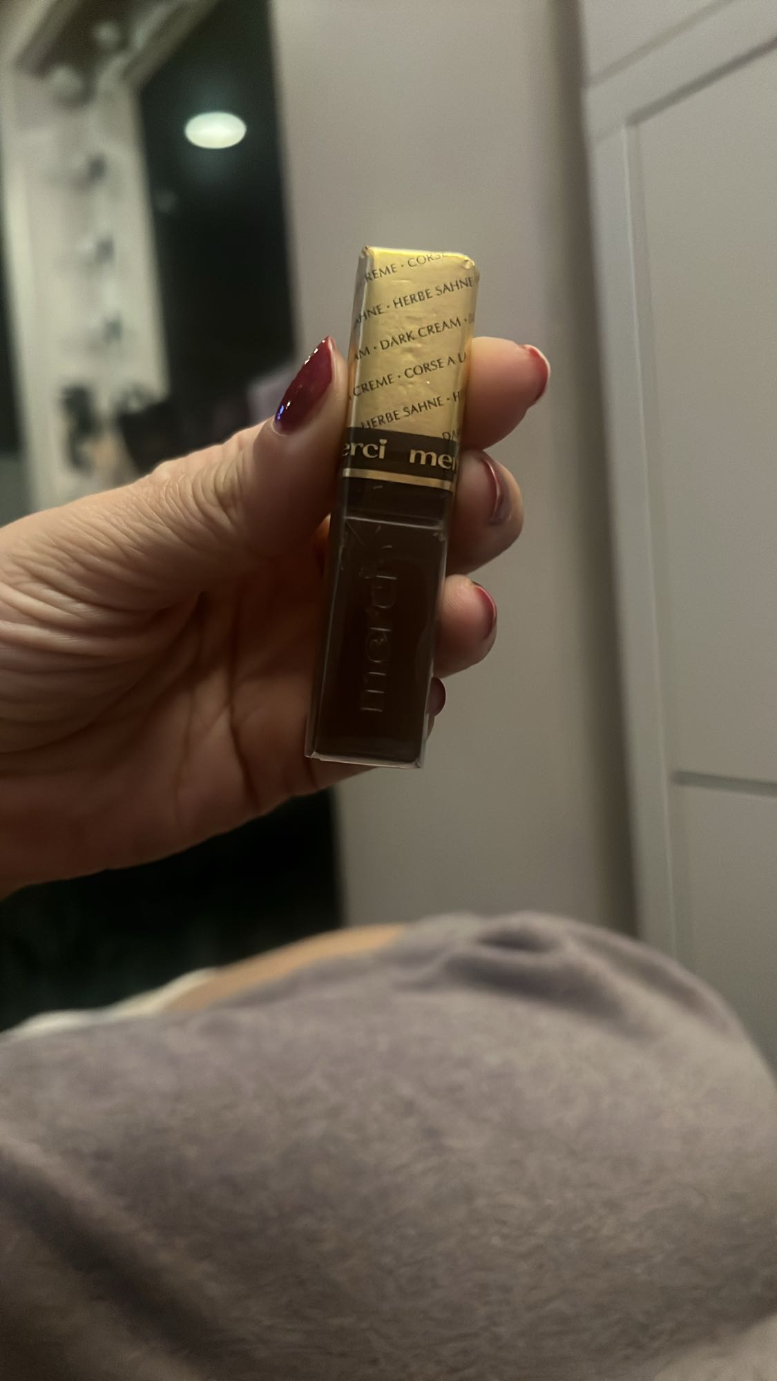 Merci ciocolată dark cream