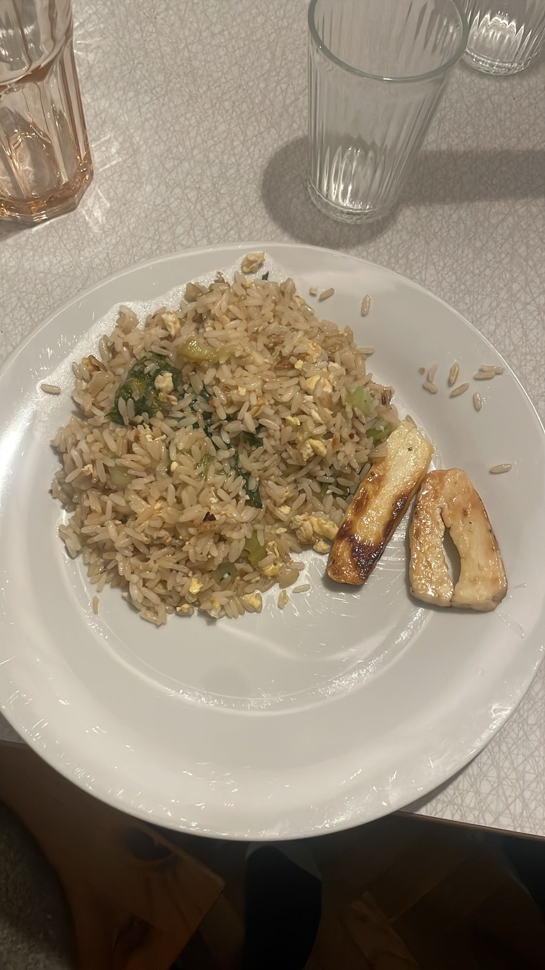 Stekt ris med halloumi