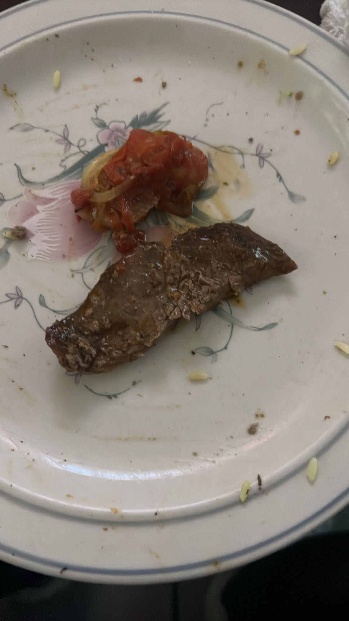 Carne con tomate y cebolla