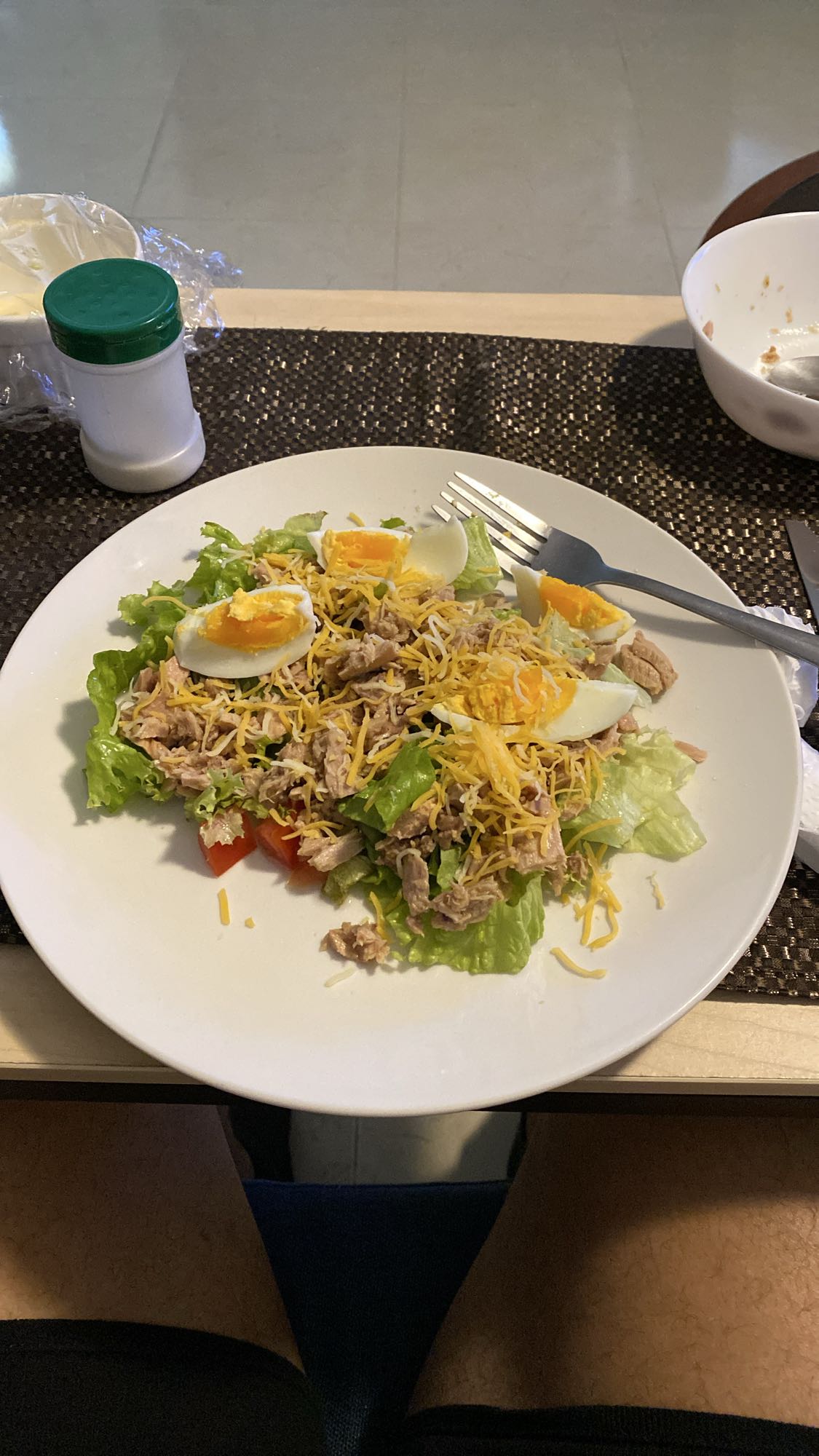 Ensalada de atún y huevo
