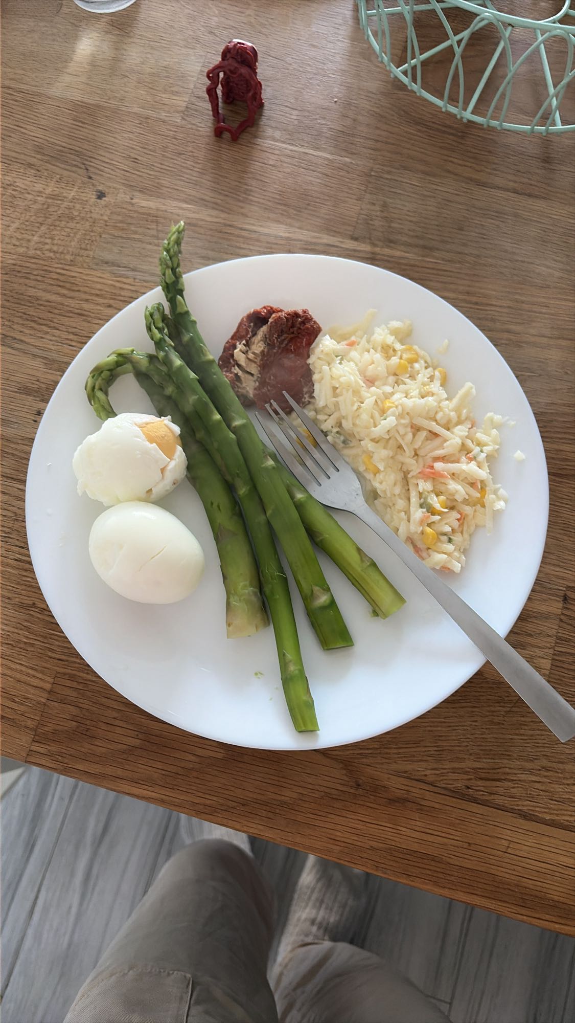 Яйца с рисом и спаржей