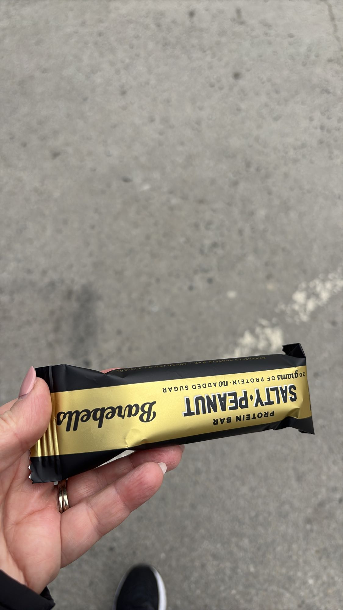 Saltig jordnötsproteinbar