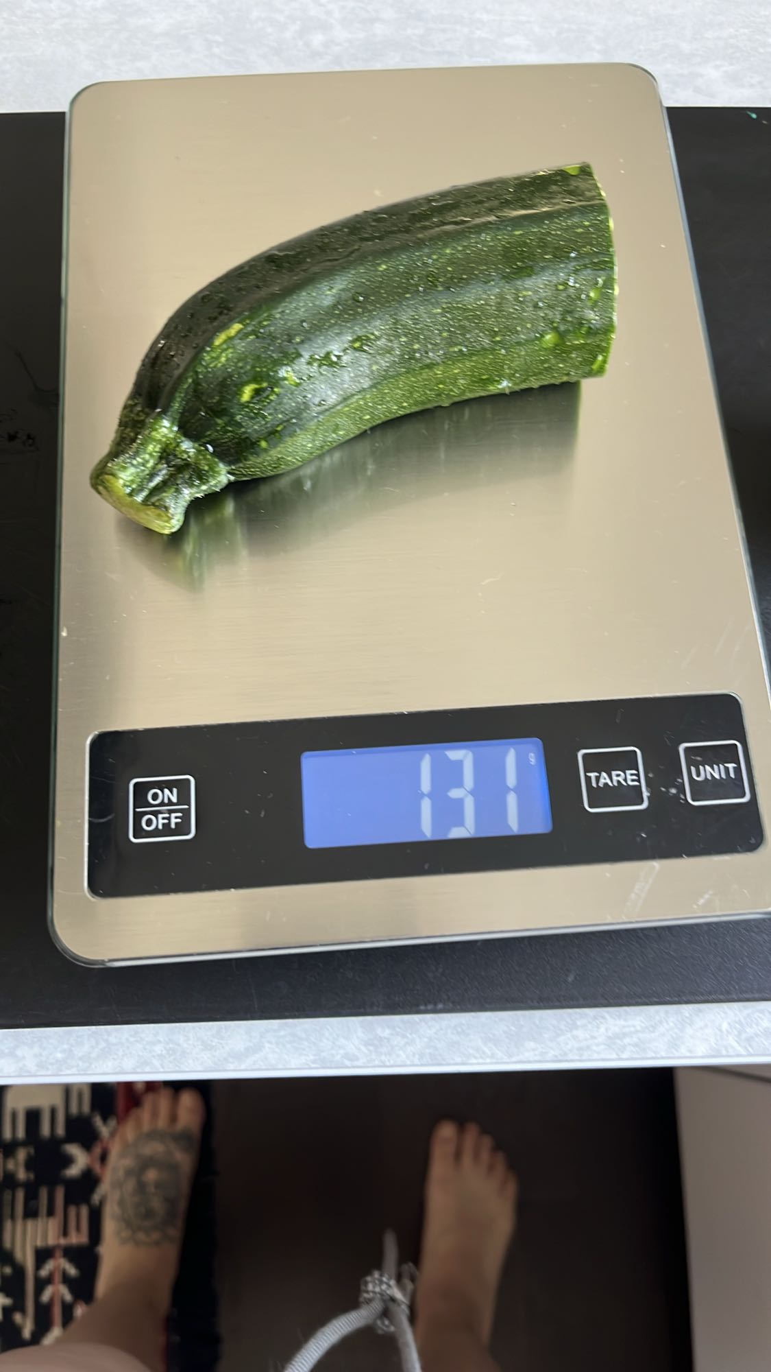 Zucchini auf Waage
