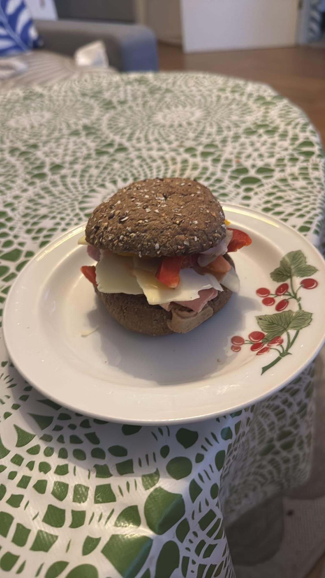 Fullkornsfralla med ost & skinka