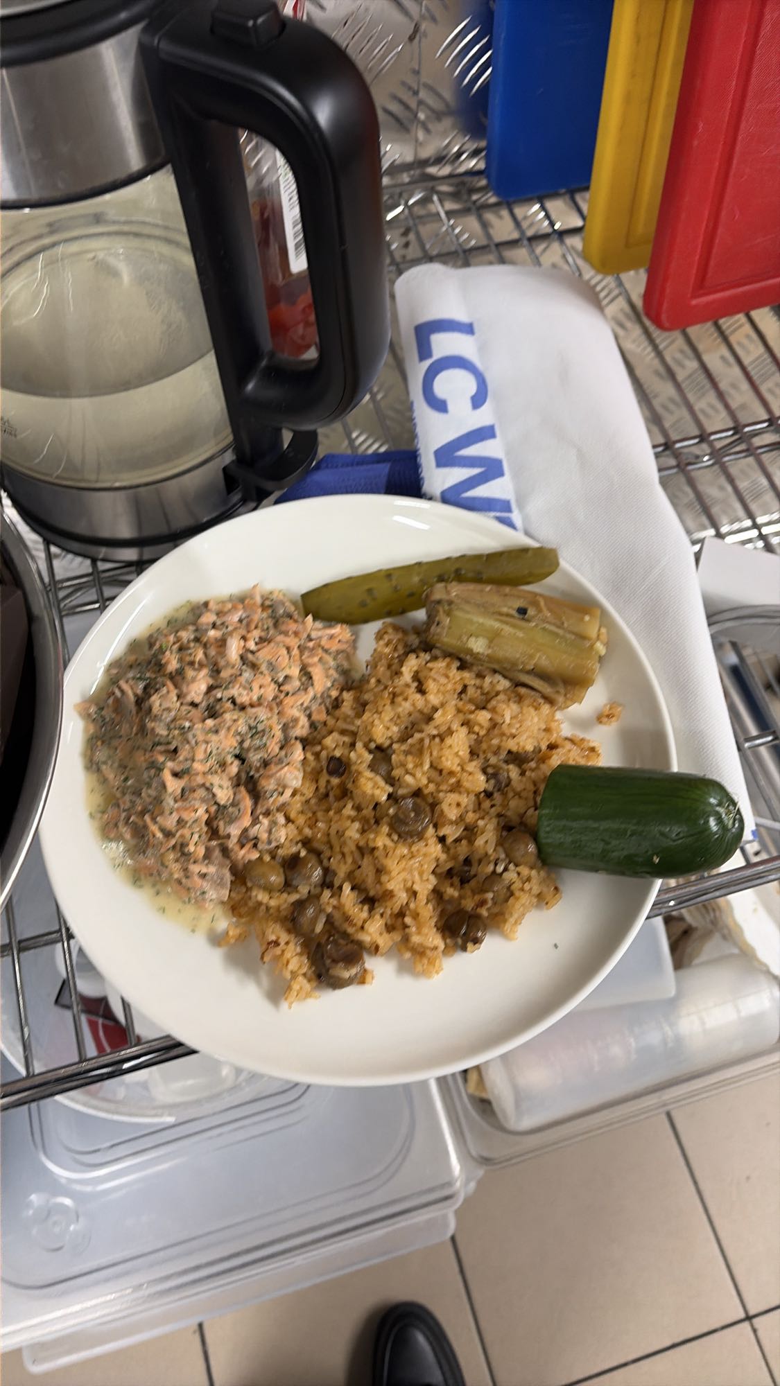 рис с рыбой и овощами
