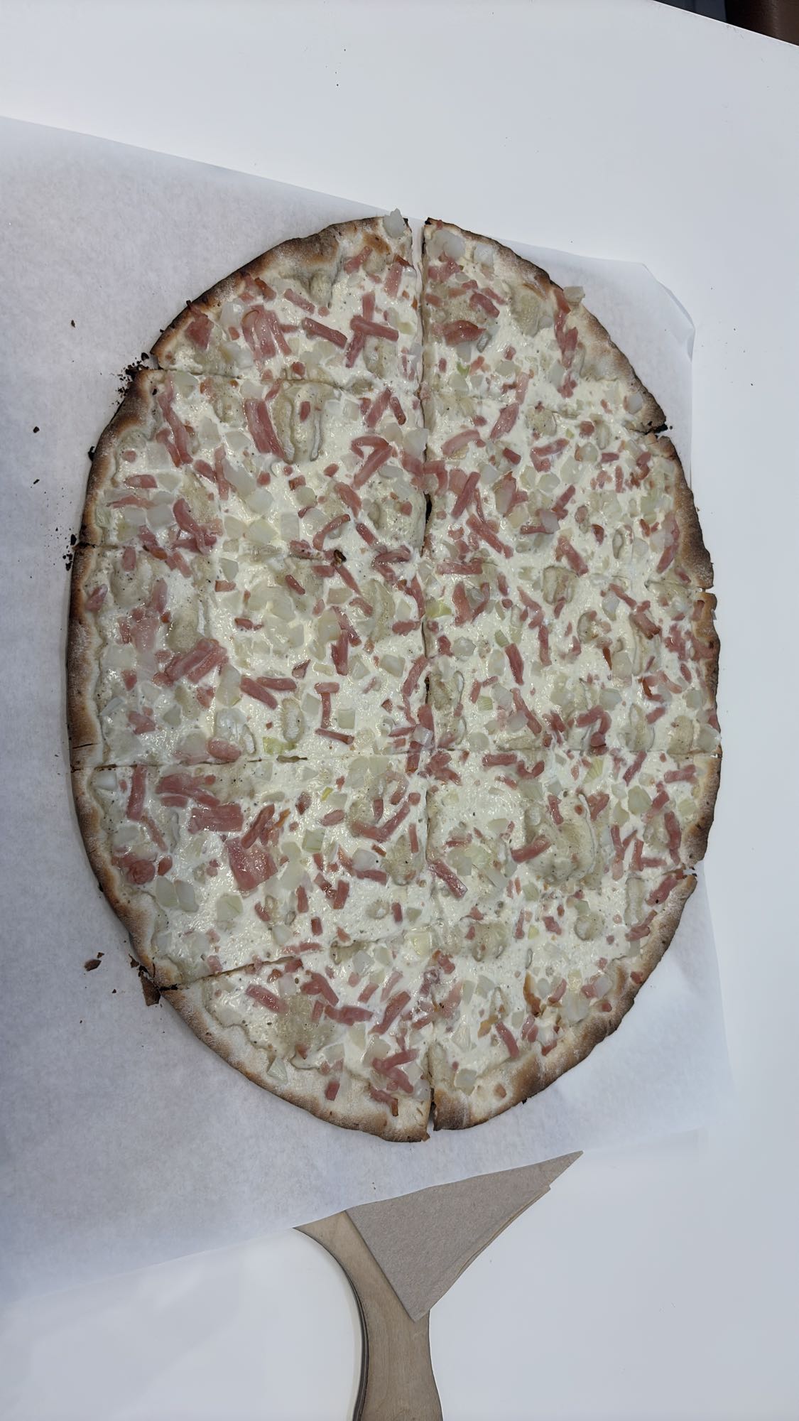 Flammkuchen mit Schinken