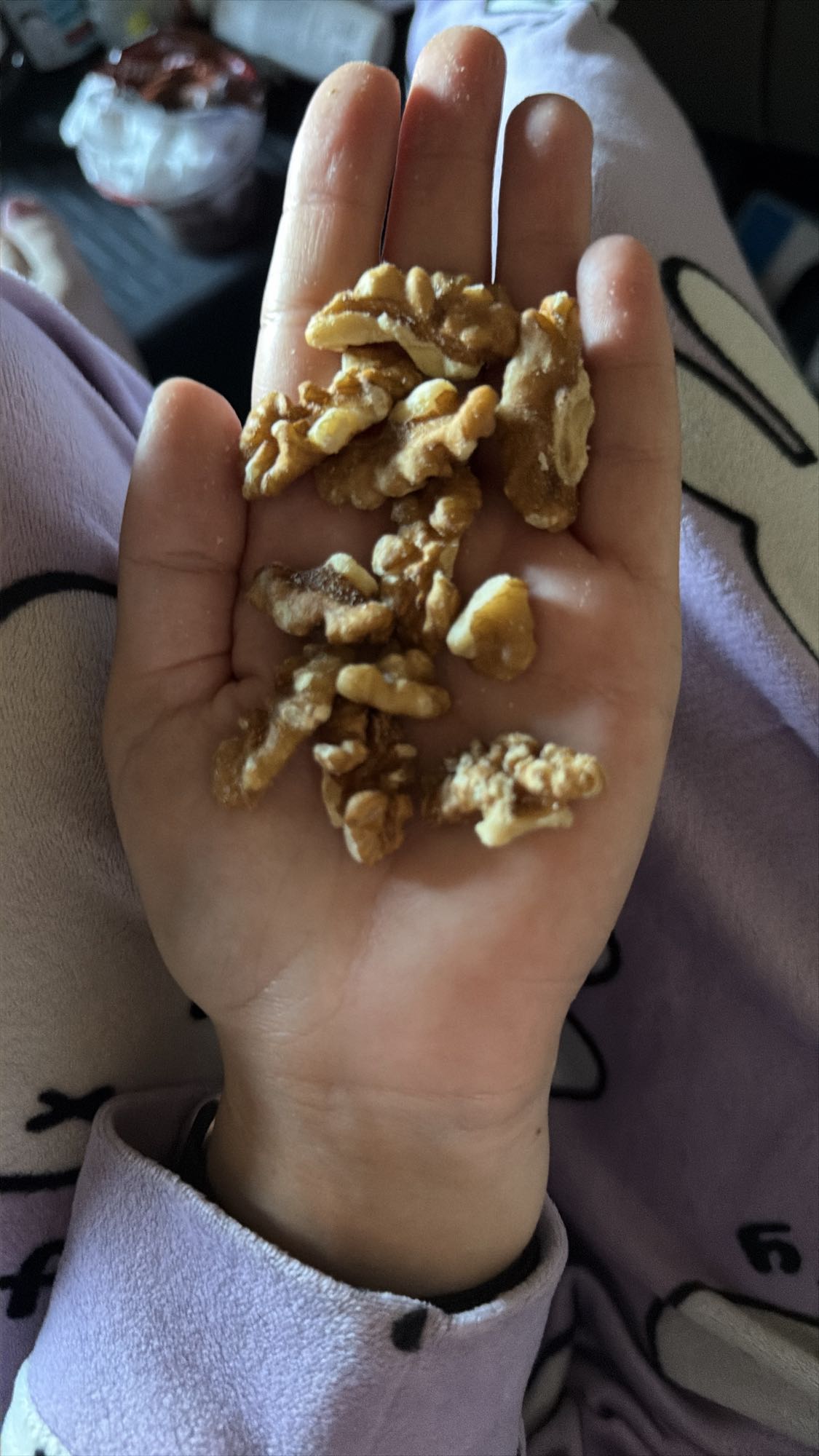 Nuci în palmă