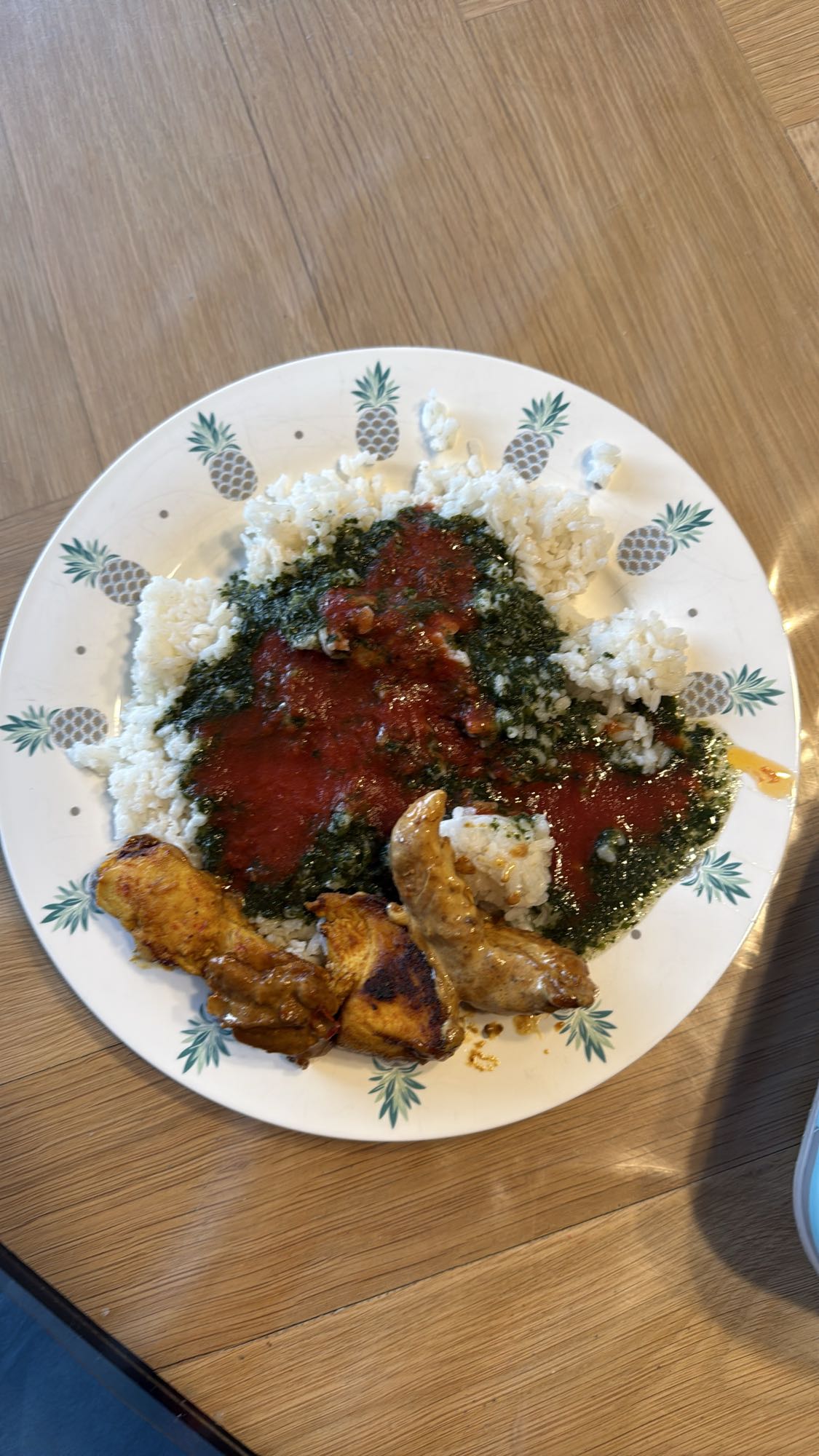 Rice with spinach sauce and chicken