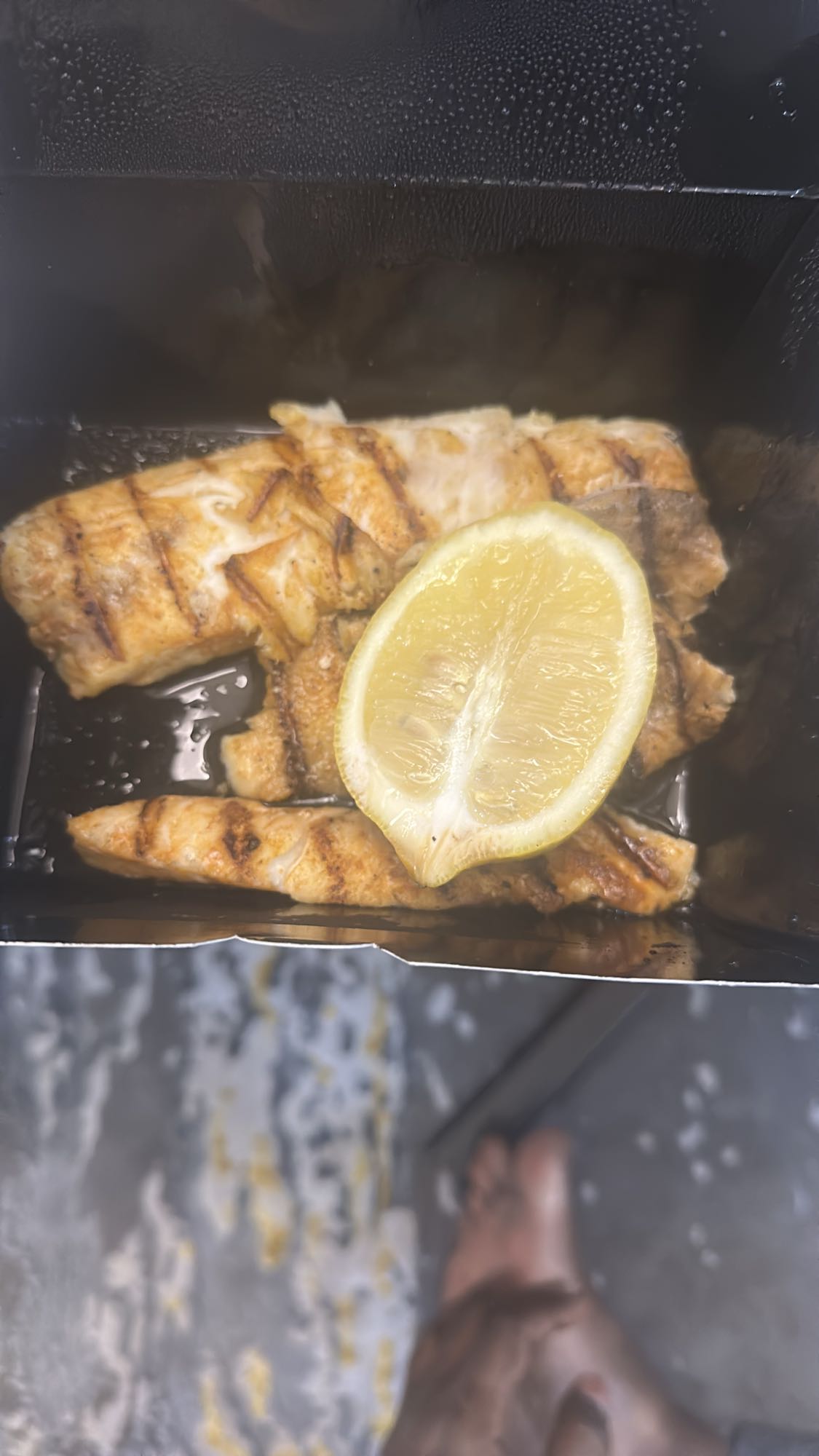 Grilled chicken with lemon
