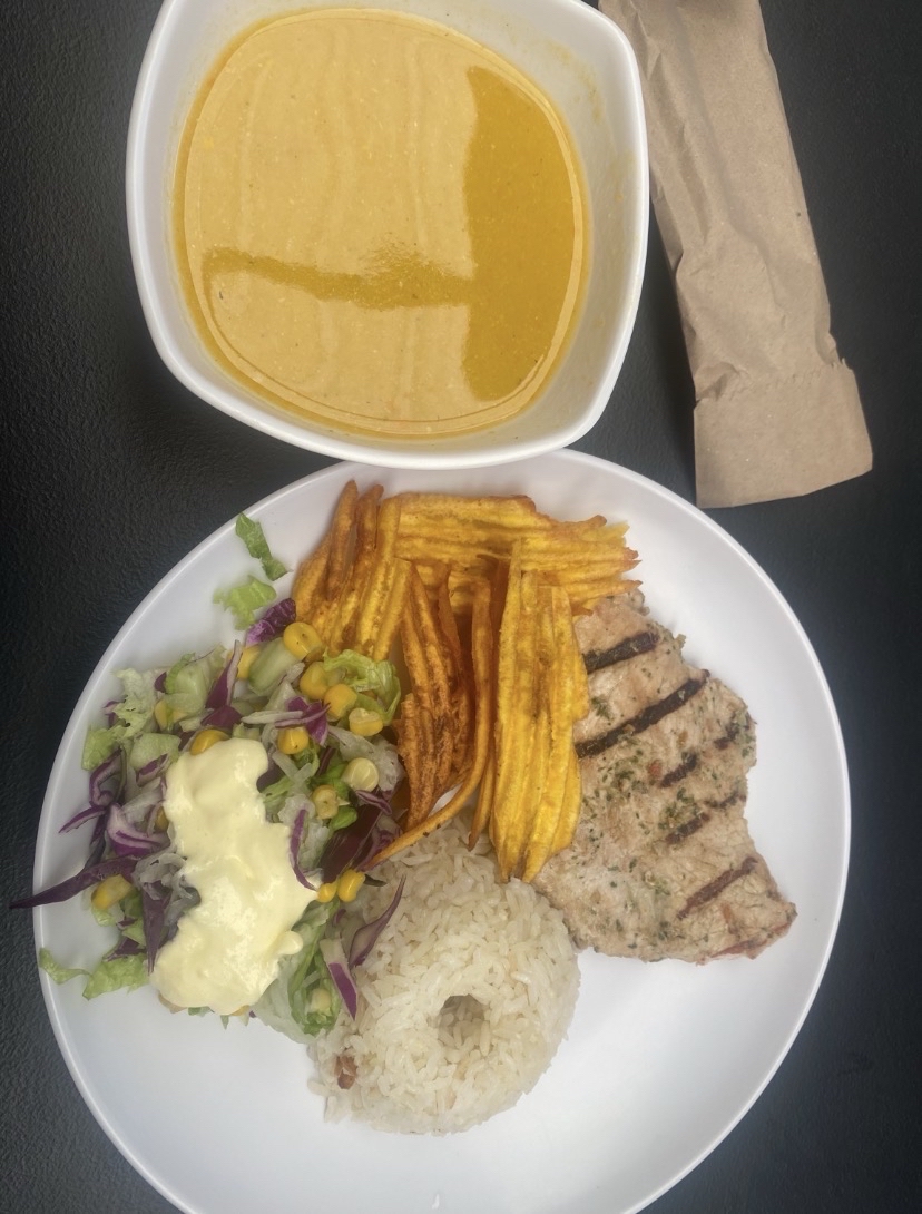 Pollo a la plancha con sopa