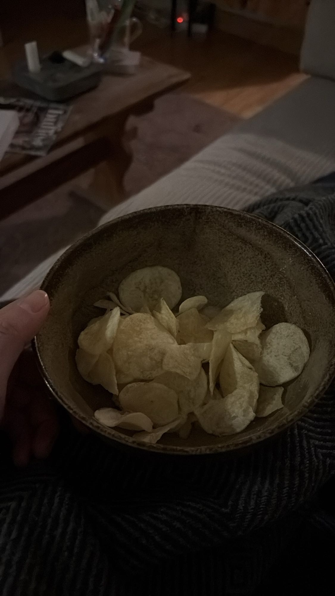 Skål med potatischips