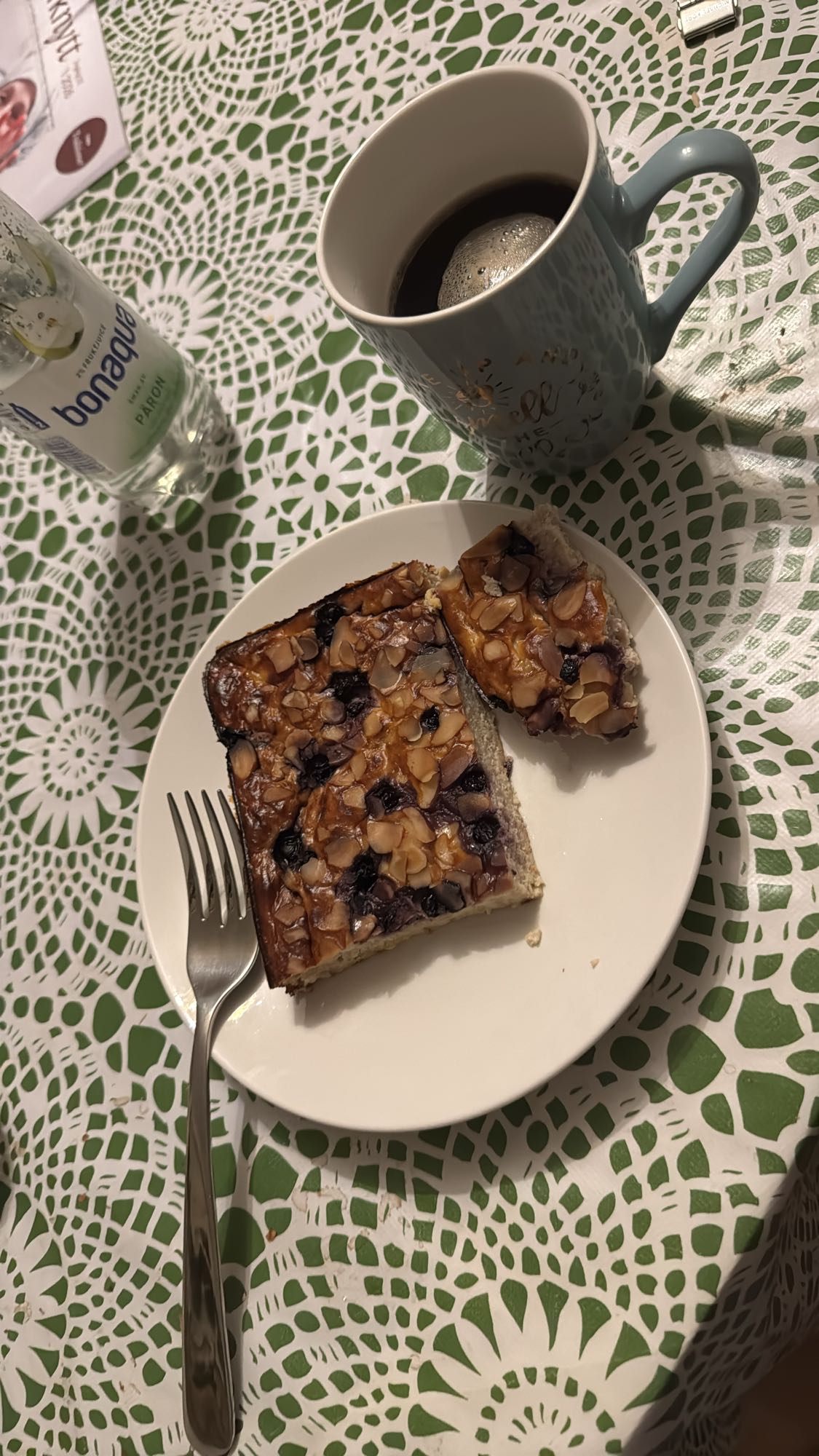 Blåbärskaka med kaffe