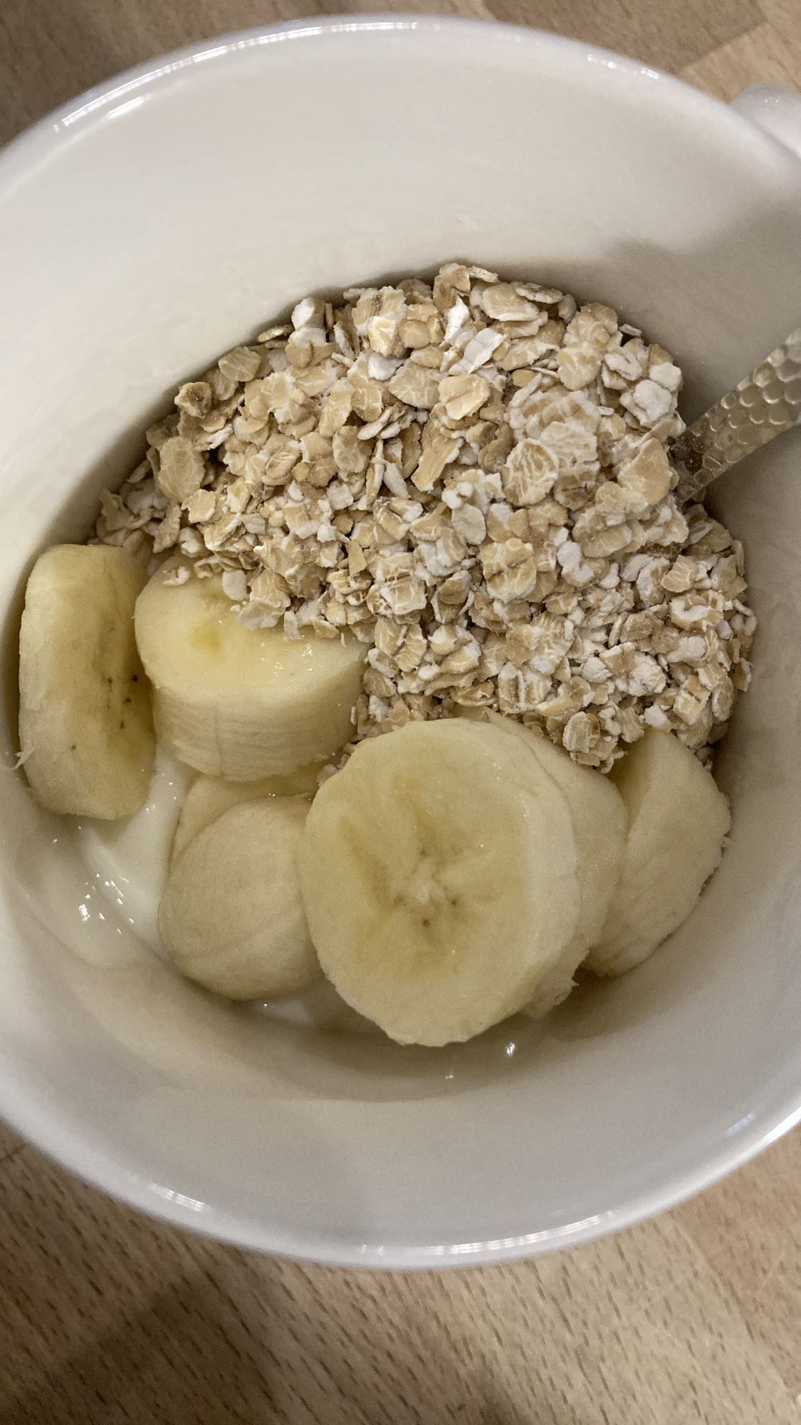 Yoghurt met banaan en havermout