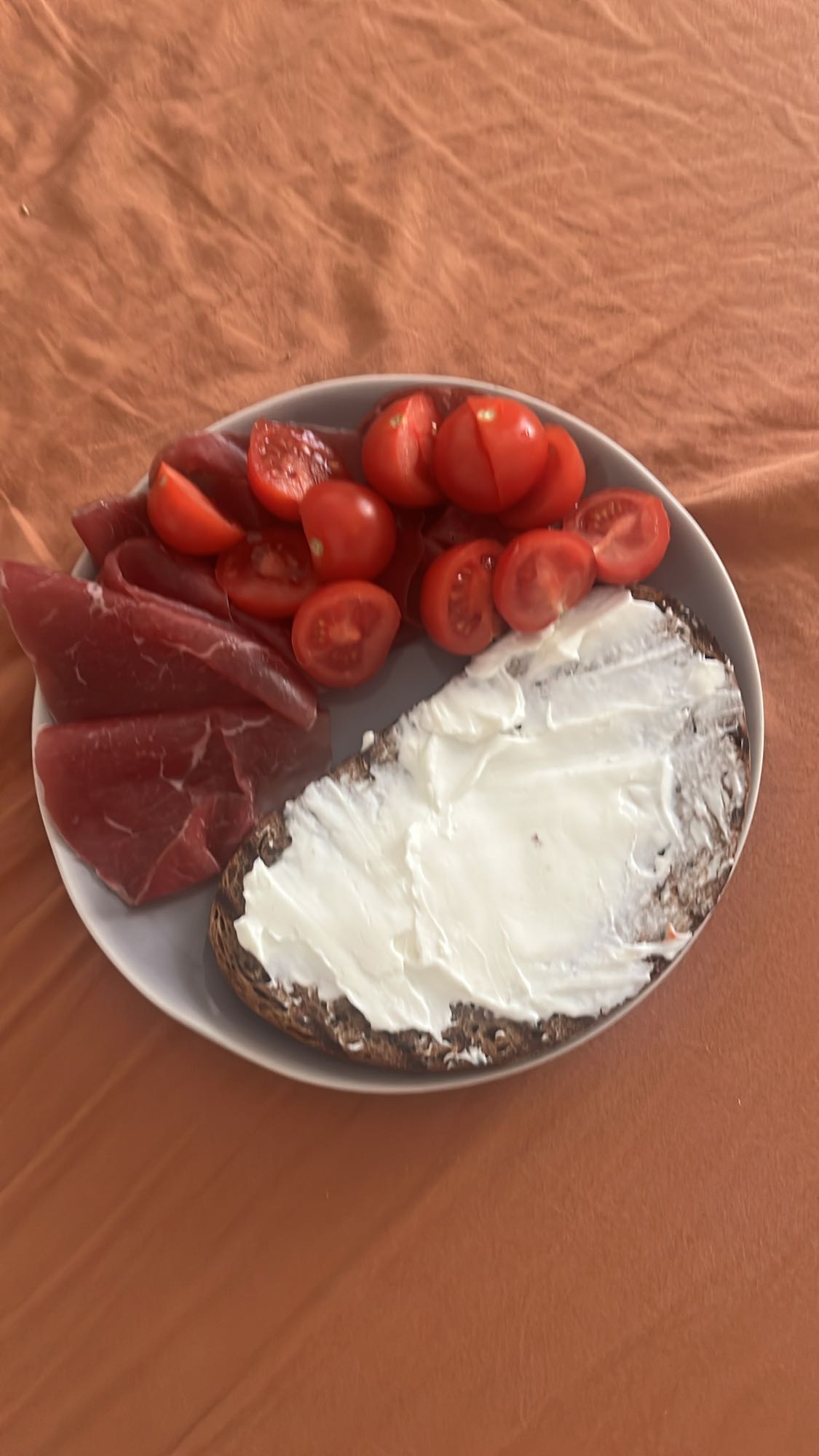 бутерброд з сиром і м'ясом