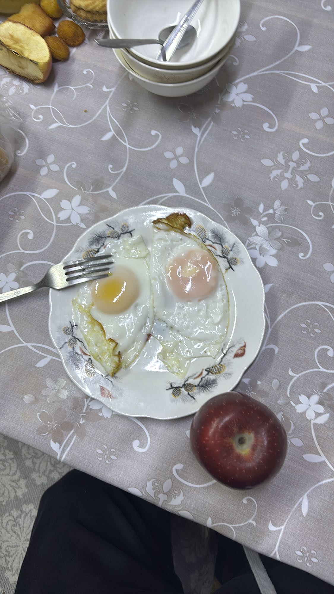 Яичница с яблоком