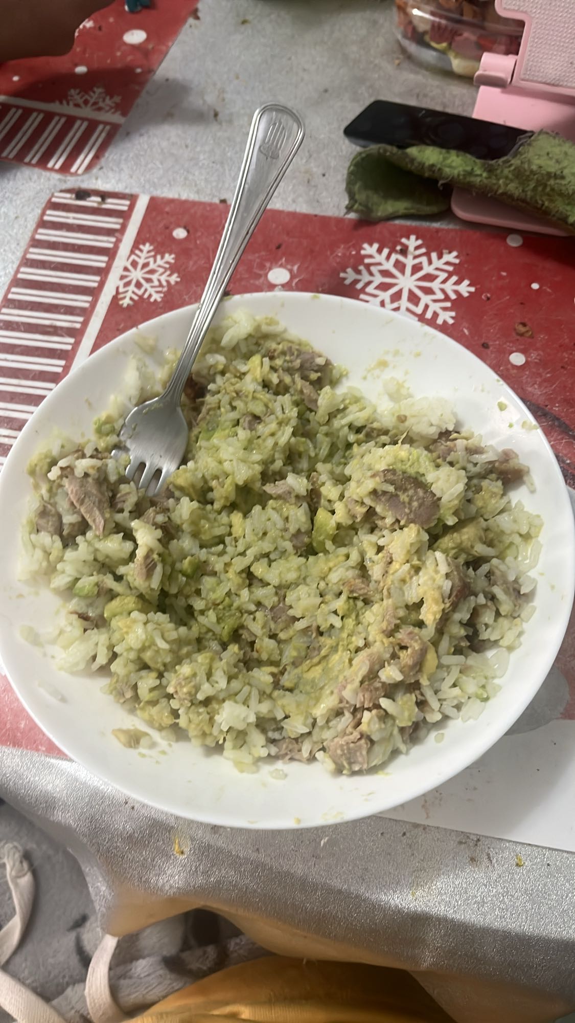 arroz con carne y aguacate