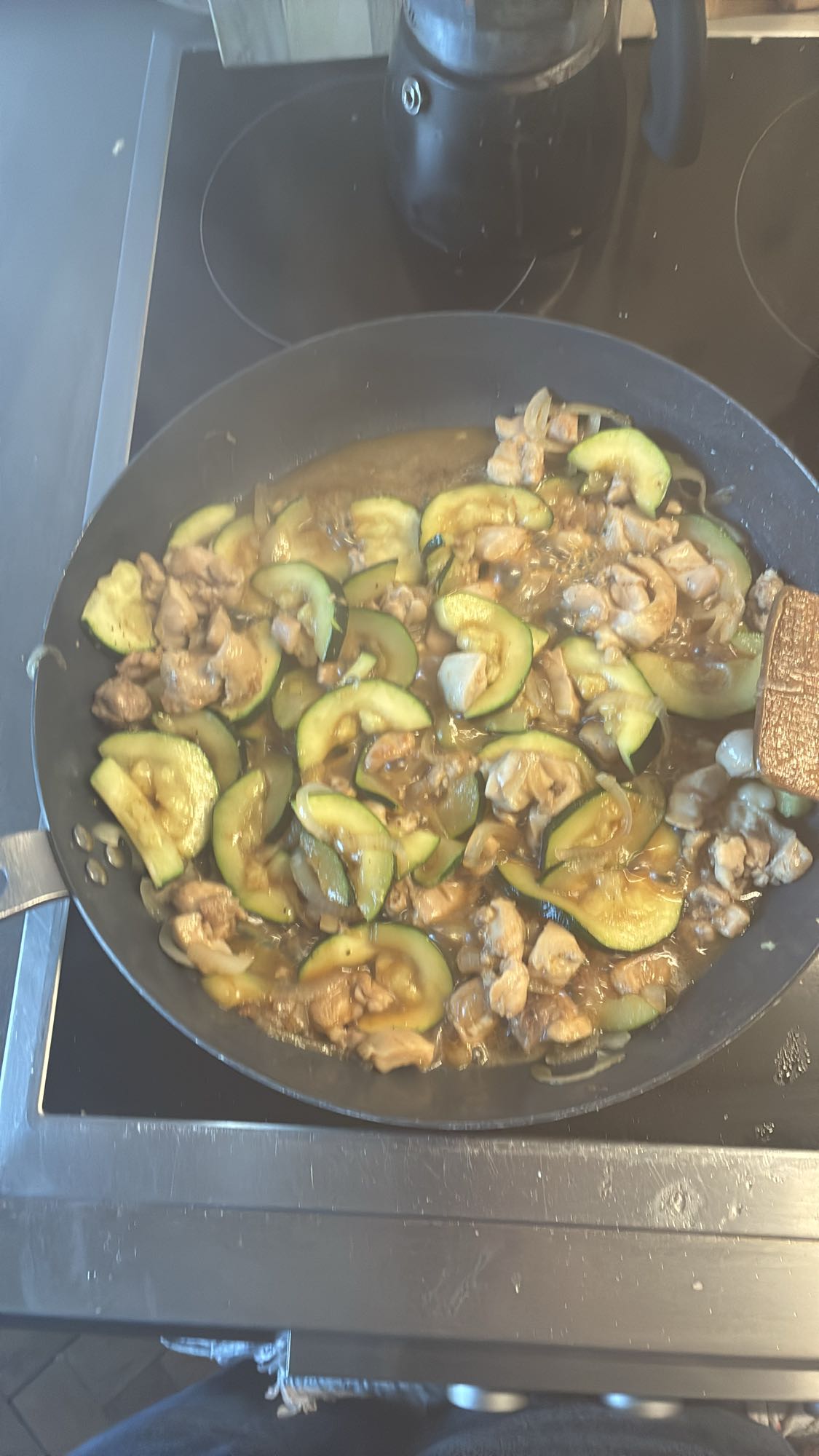 Kip courgette roerbak