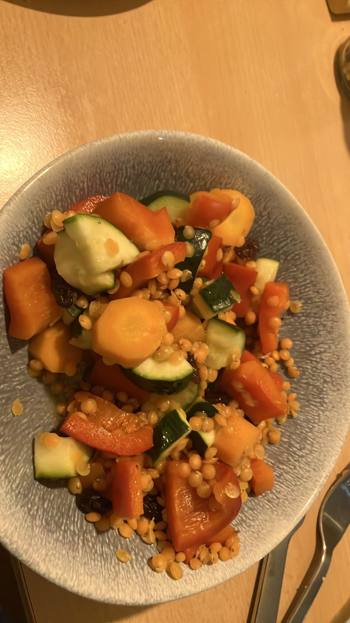 Salada de lentilhas e legumes