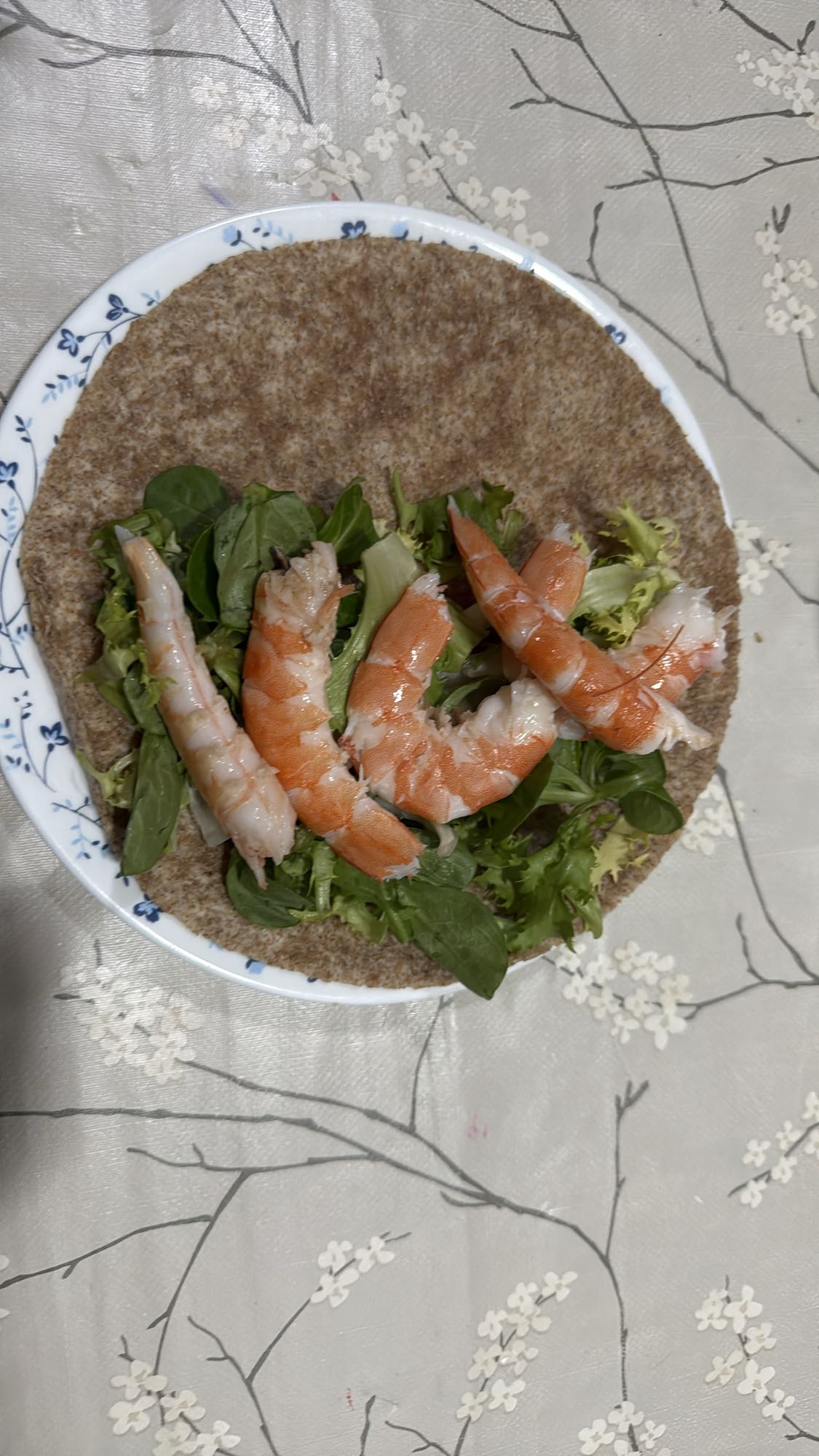 wrap de camarones y verduras