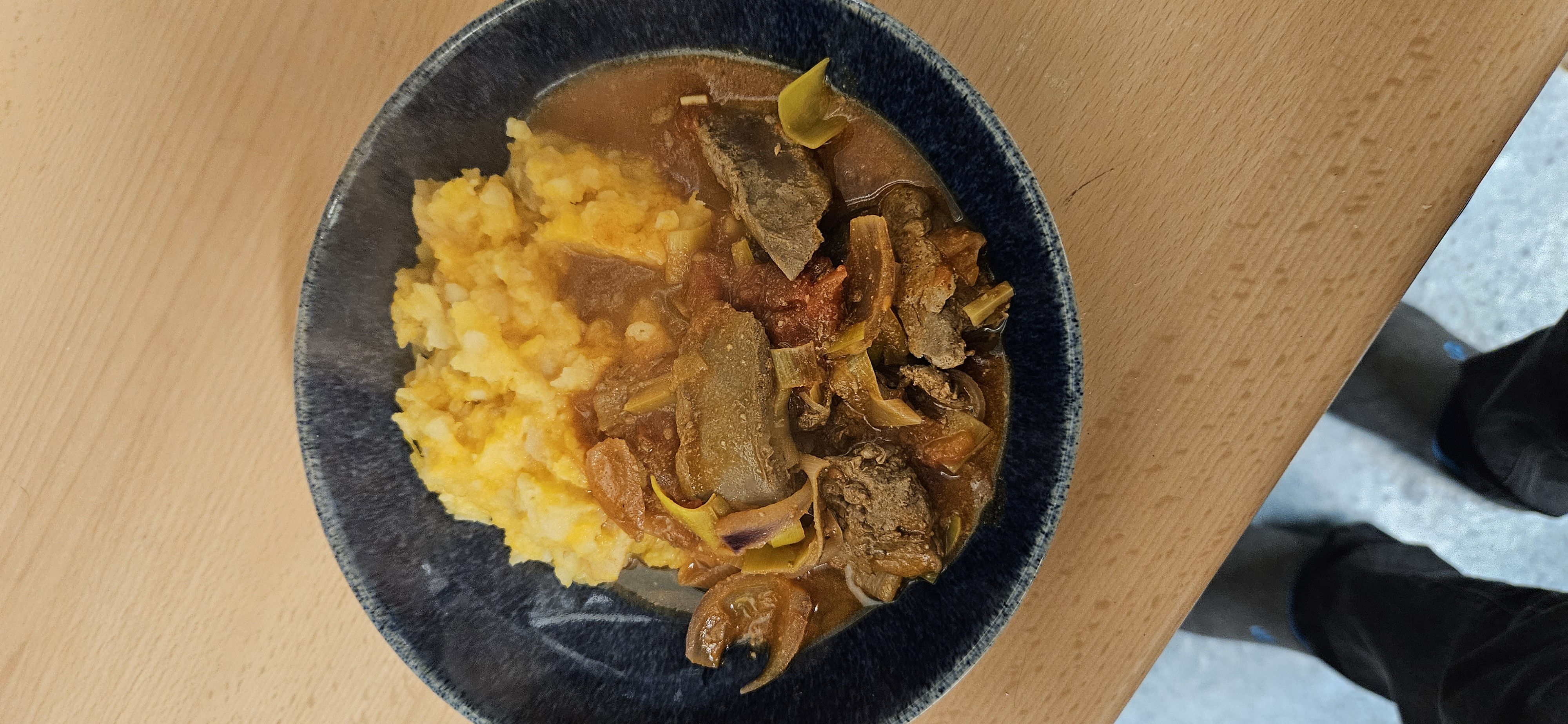 Mashed potatoes with stew