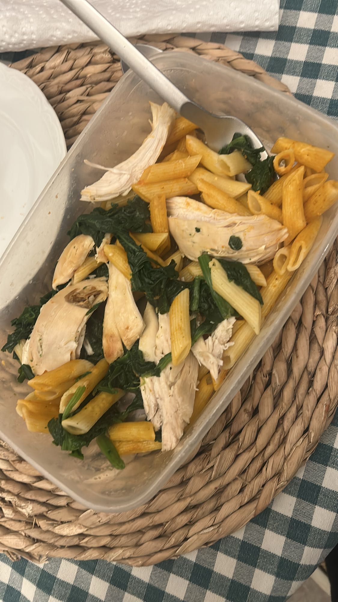 Chicken spinach pasta