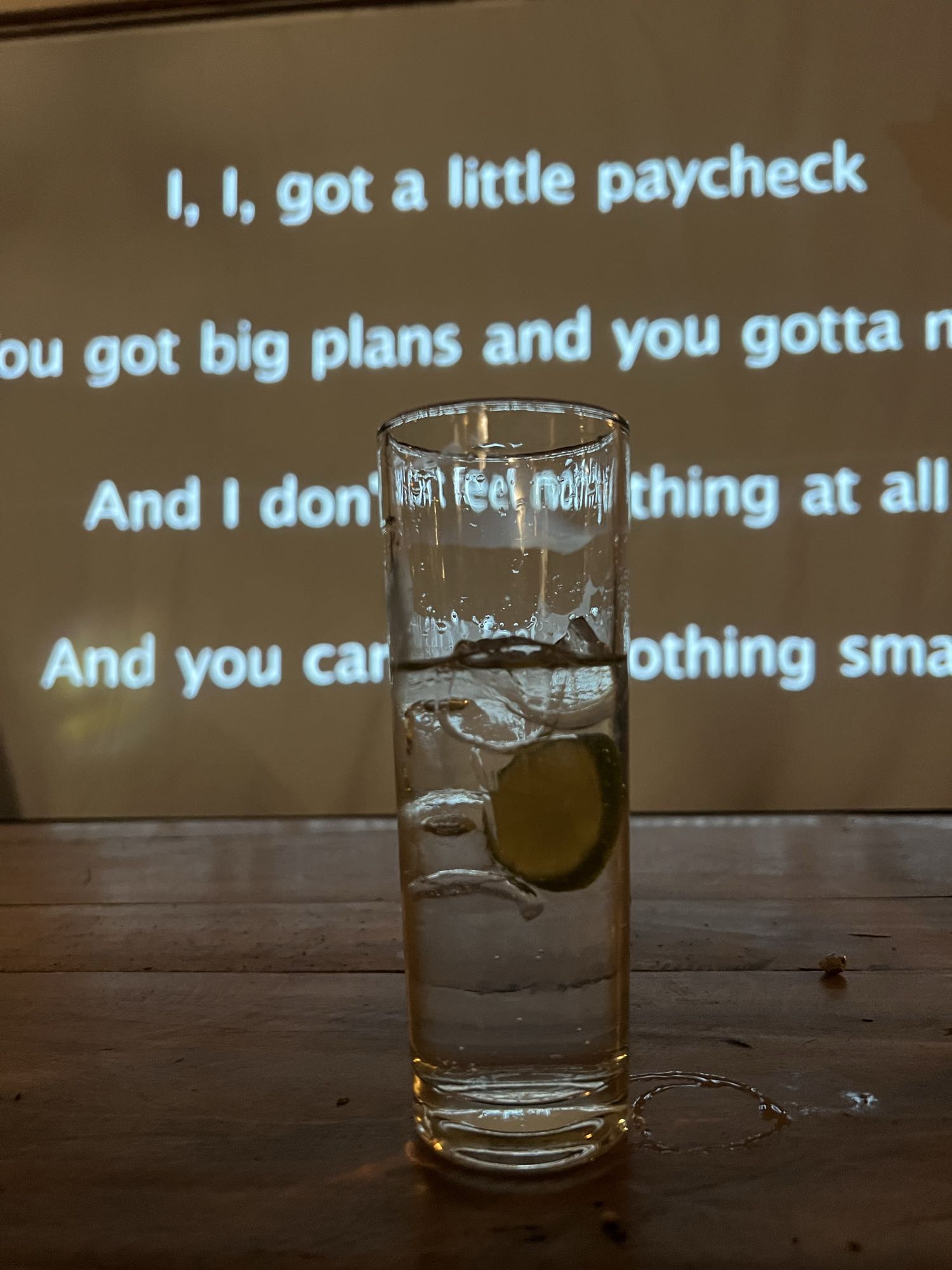 Sparkling water with lime