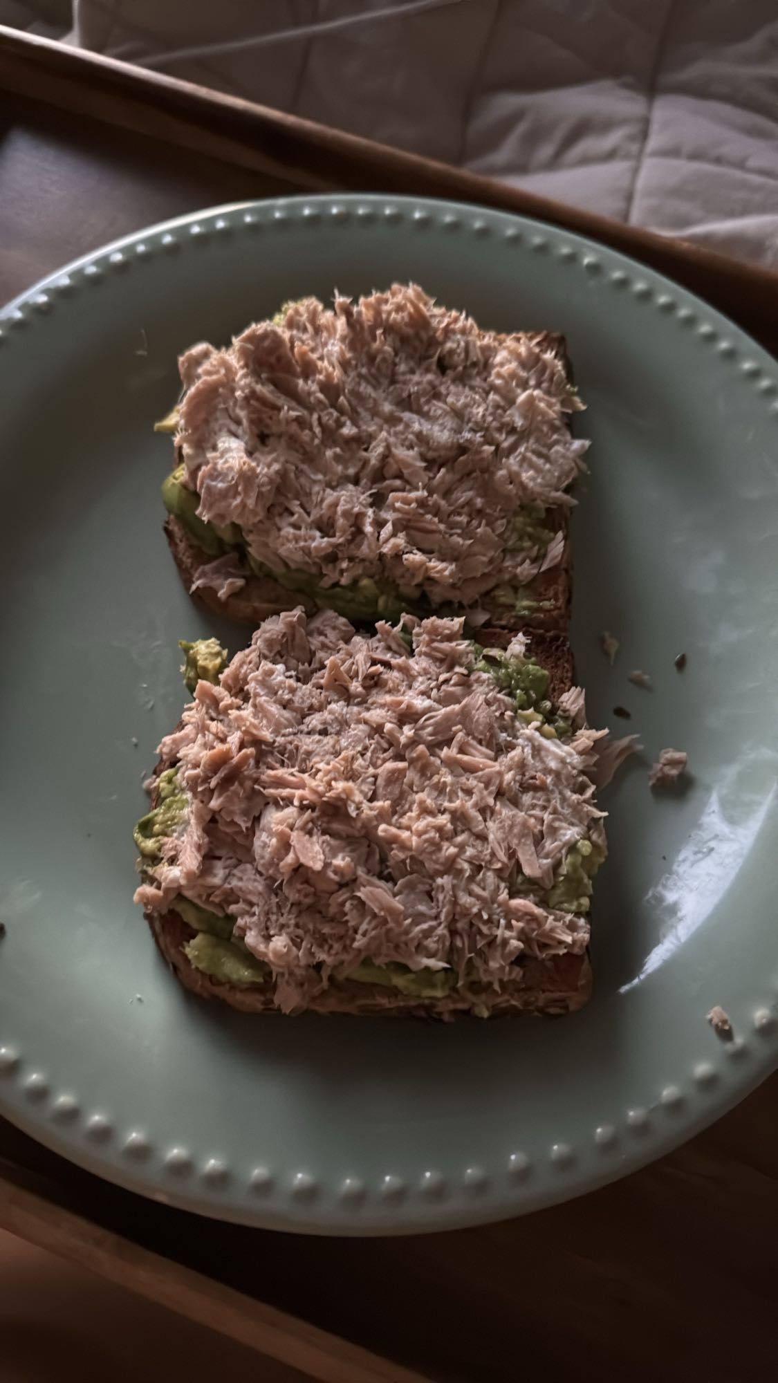 Tostadas de atún y aguacate