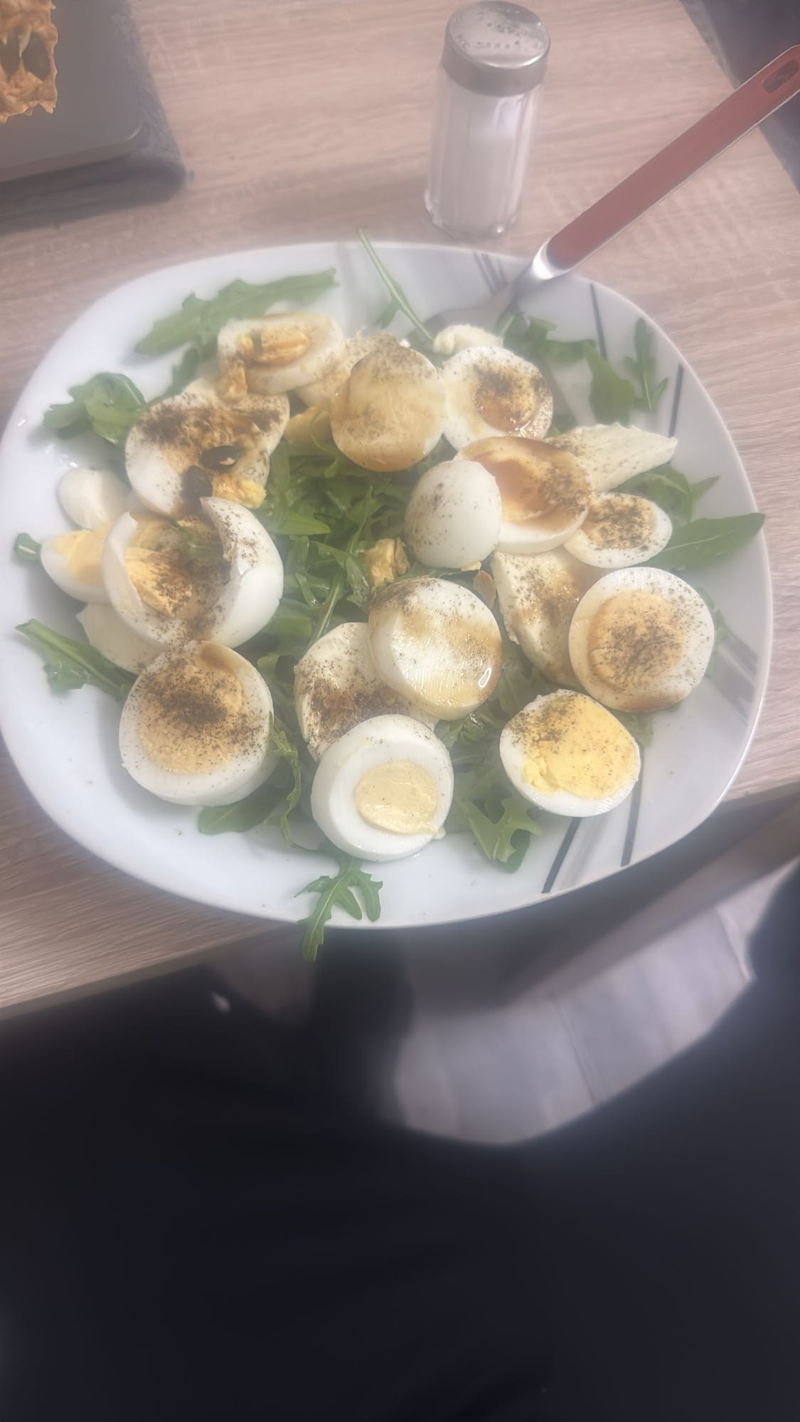 Yumurtalı roka salatası