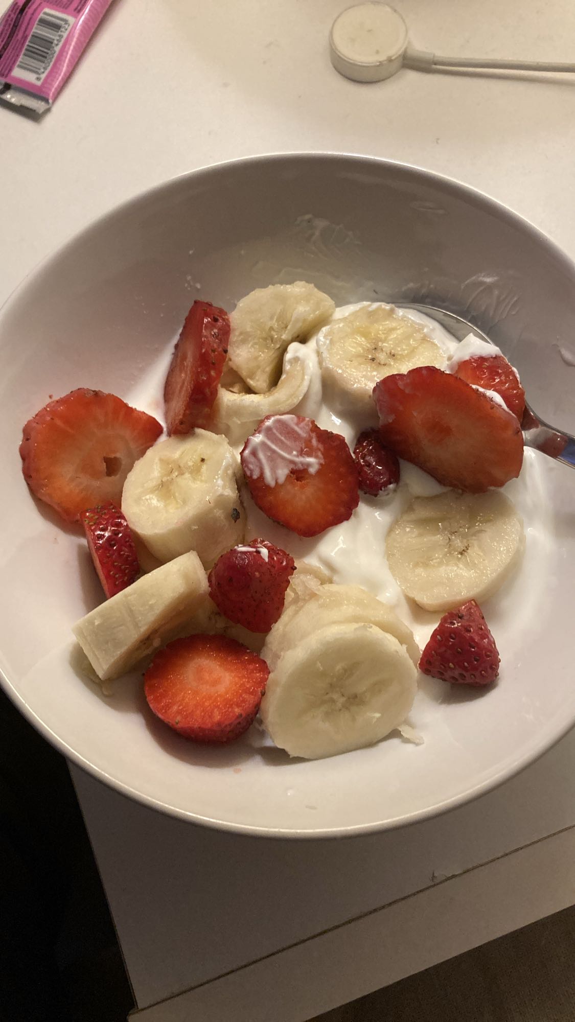 Yoghurt med banan och jordgubb