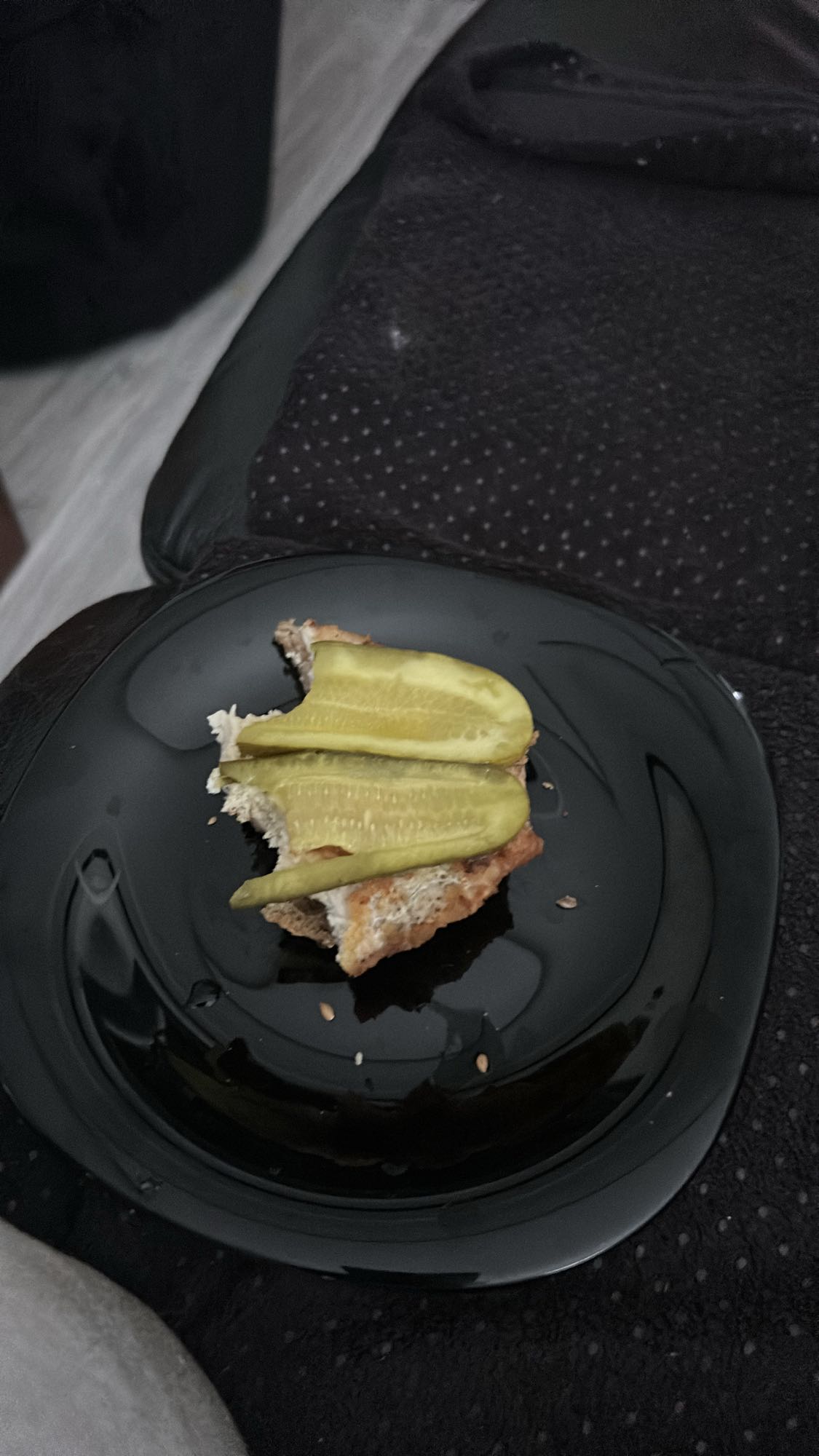 Kanapka z ogórkiem kiszonym
