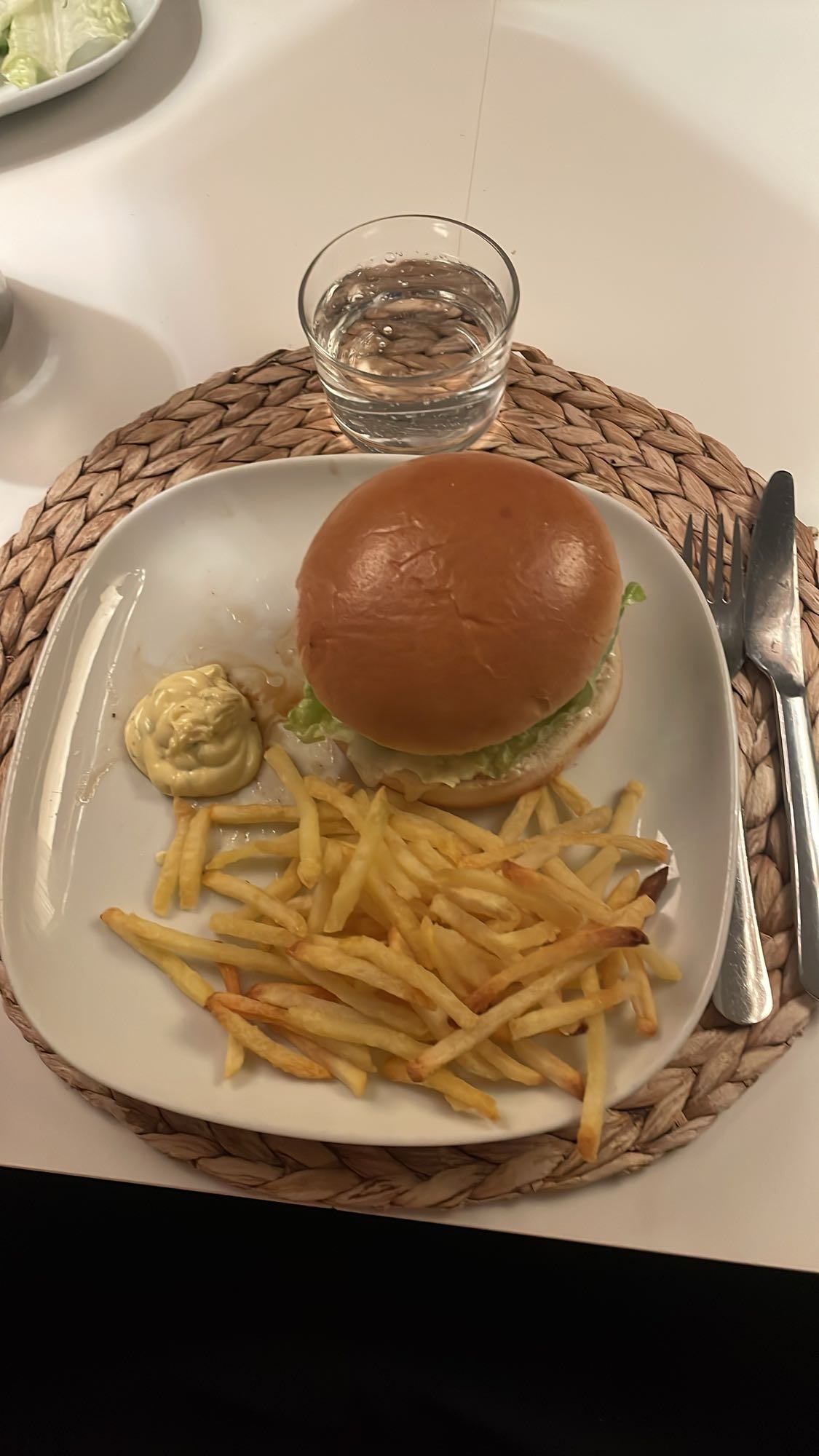 Hamburgare med pommes