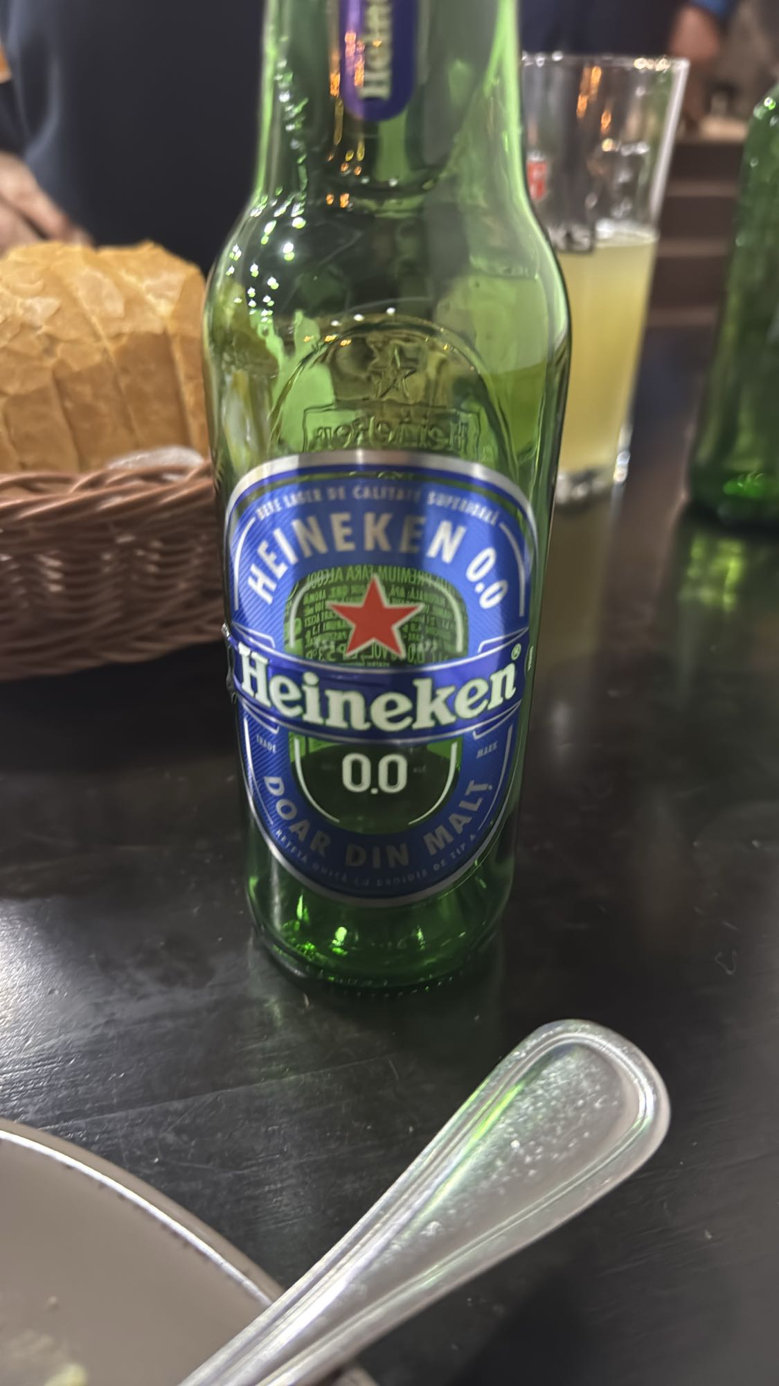 Heineken 0.0 and bread