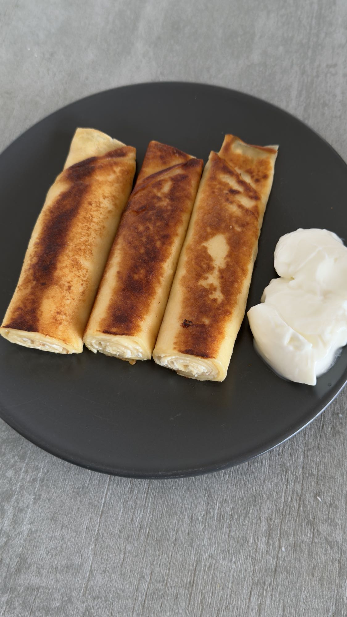 блины с творогом и сметаной