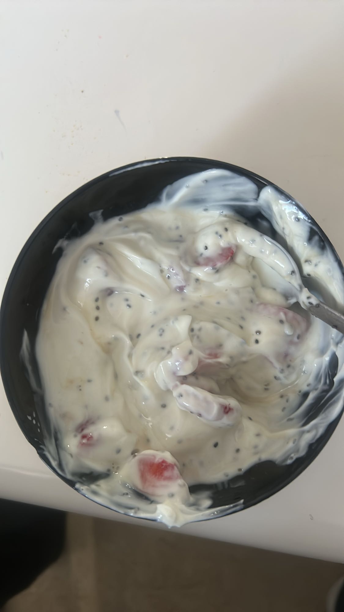 Yoğurtlu meyve kasesi