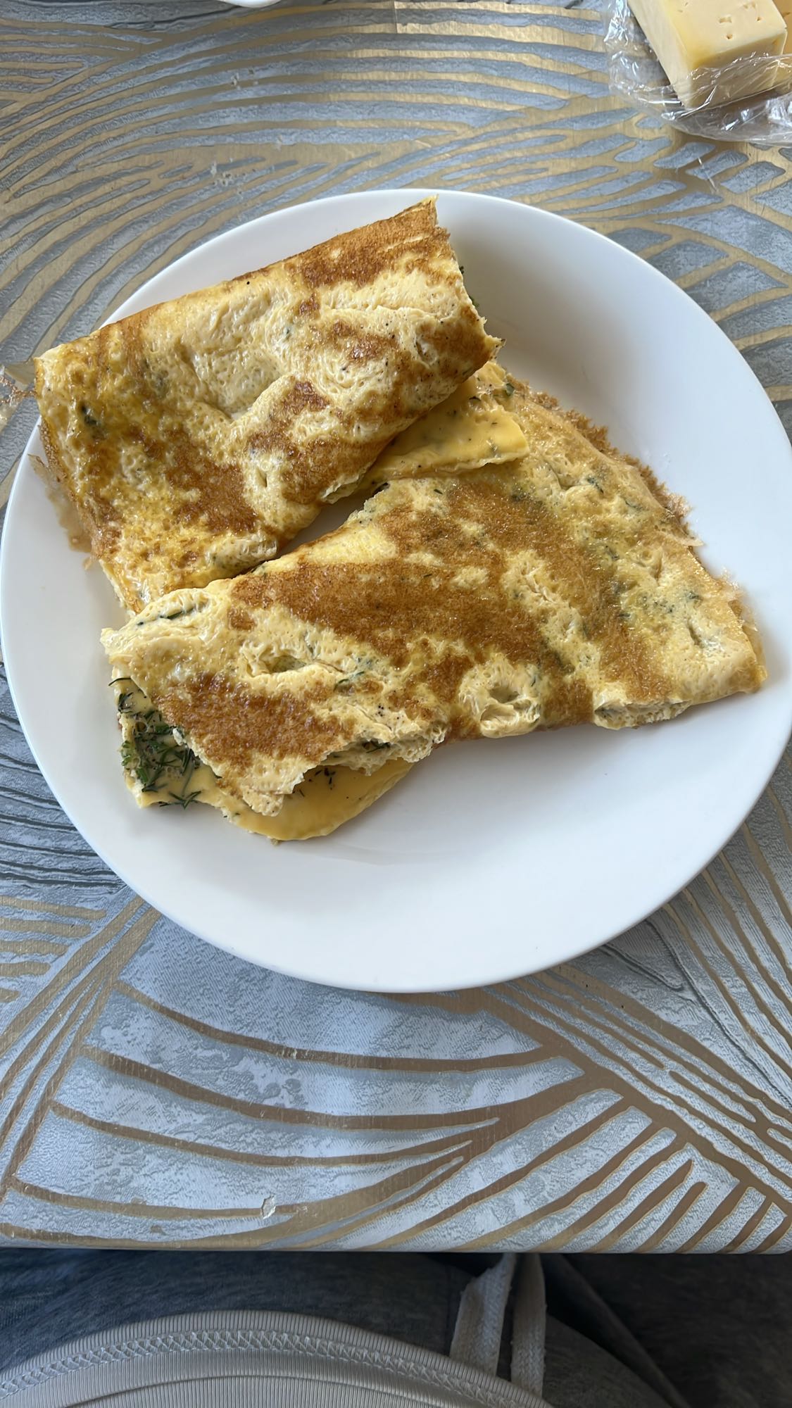 омлет с сыром и зеленью