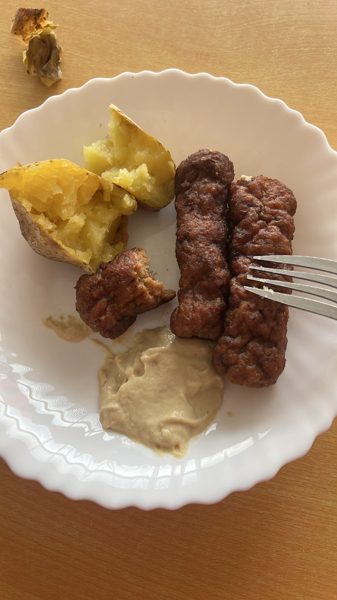 Mici cu cartofi copți și muștar