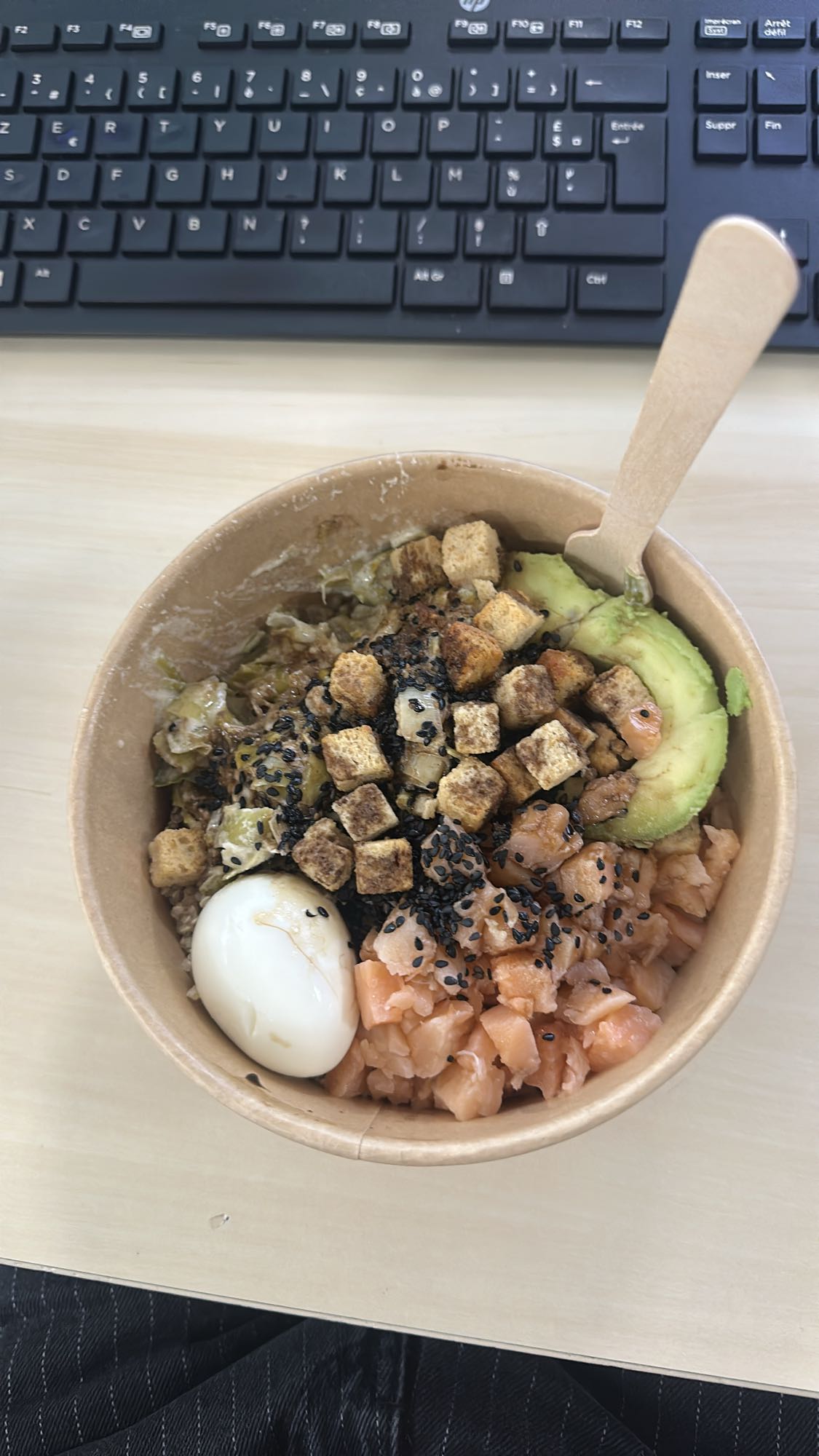 Bol saumon avocat œuf