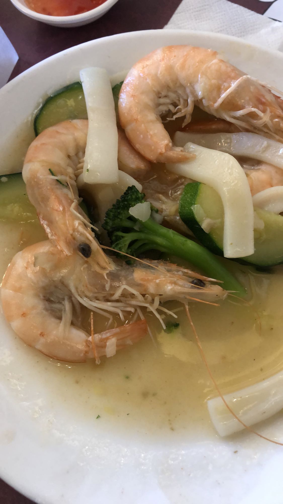 Crevettes et légumes sautés
