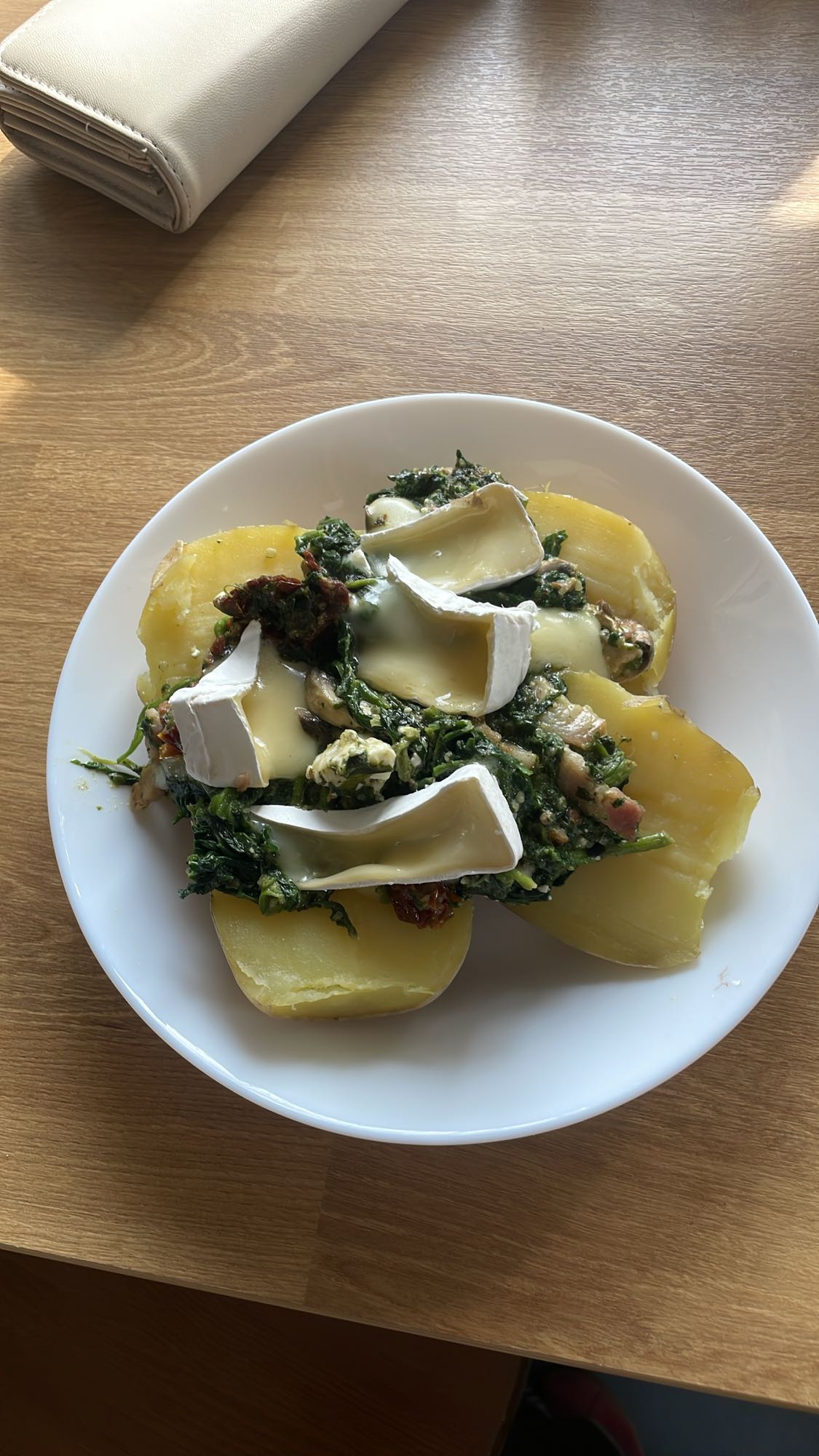 Ziemniaki z serem i szpinakiem