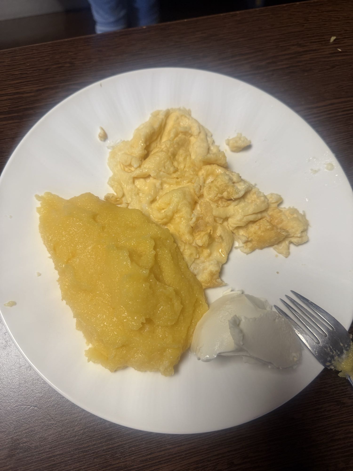 Omlet cu mămăligă și smântână