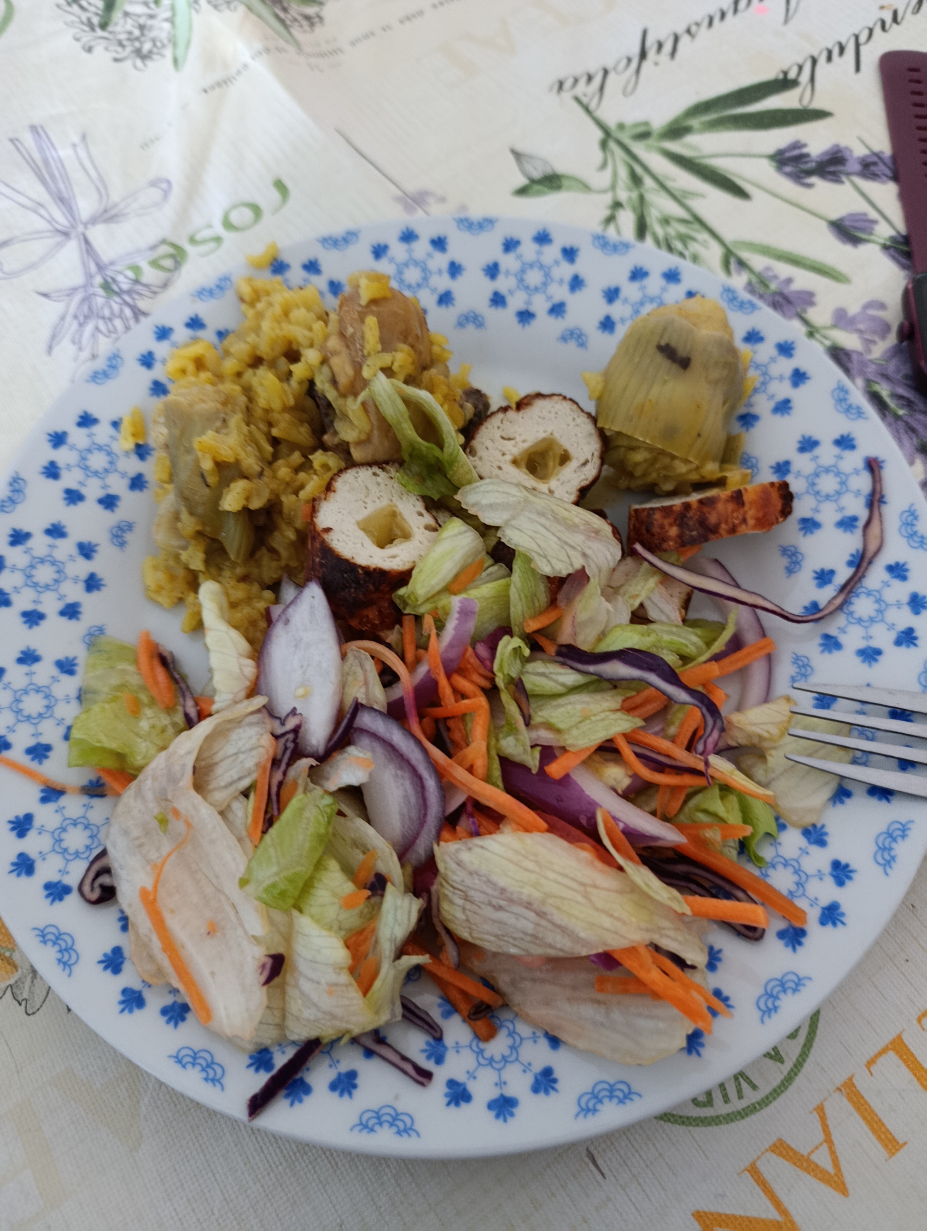 ensalada y arroz con pollo