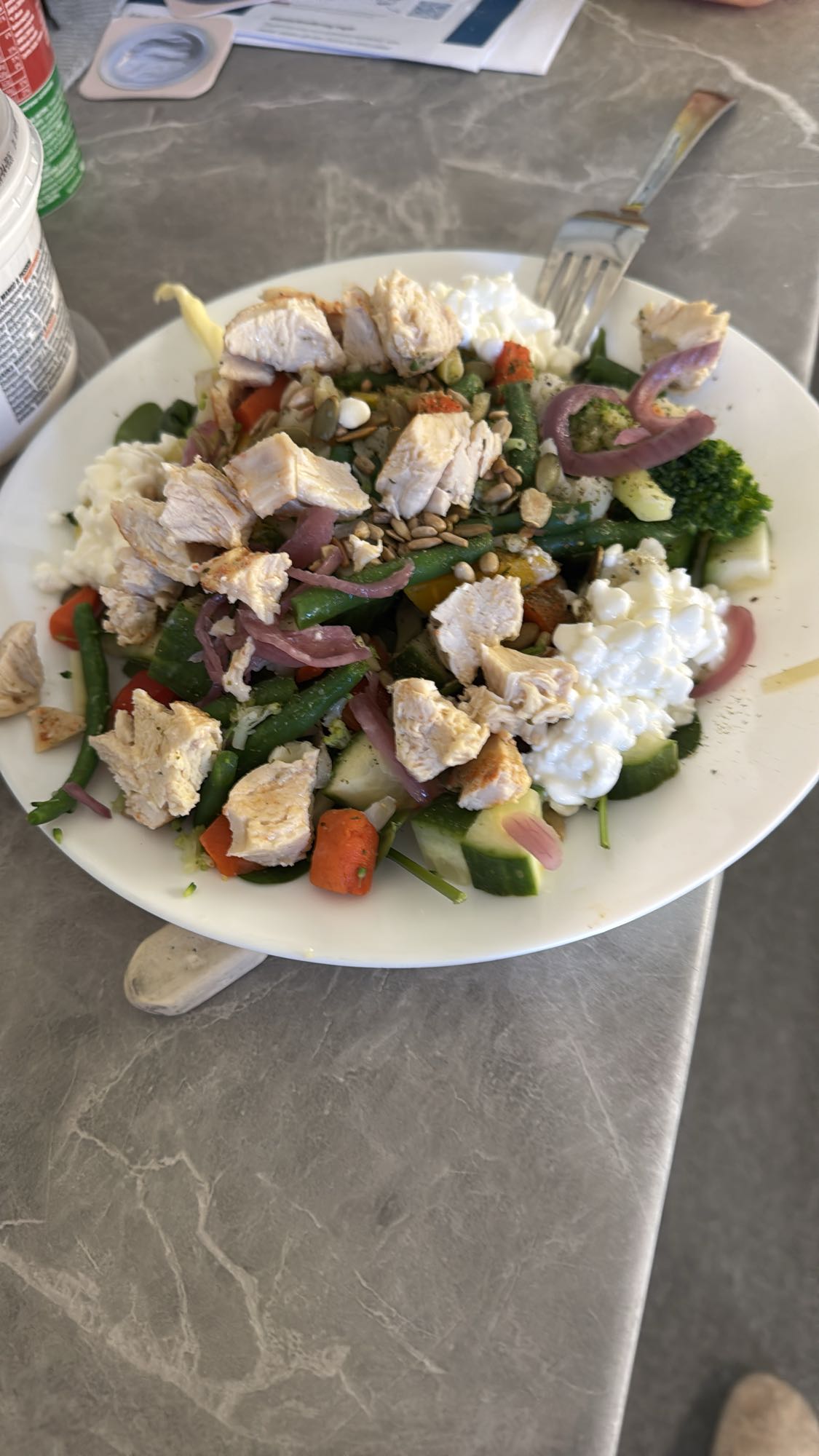 Kycklingsallad med keso
