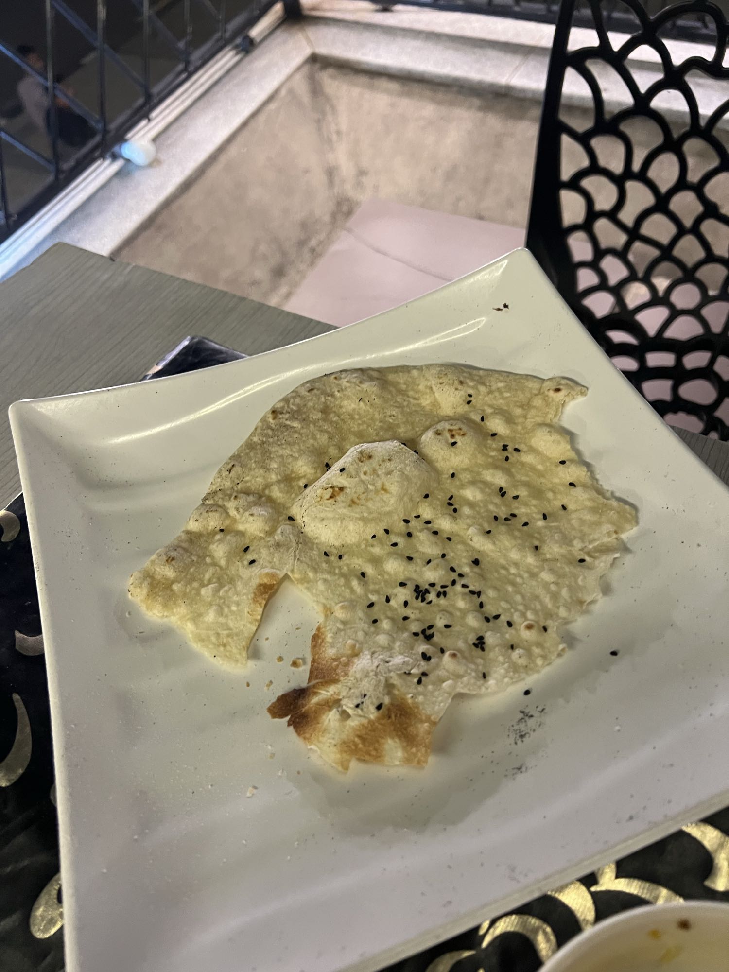 Crispy flatbread with seeds